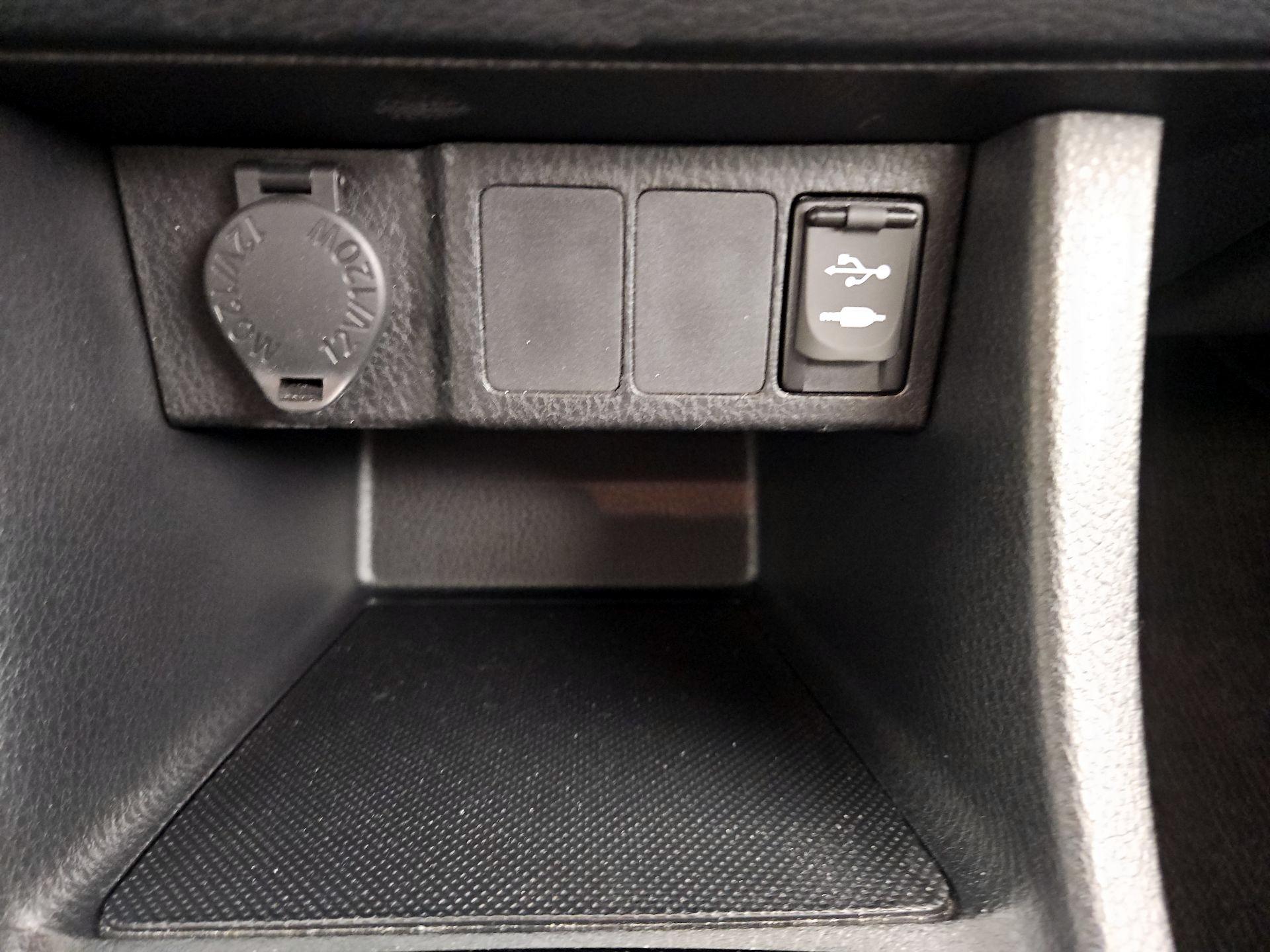 Thumbnail: 2014 Toyota Corolla - 18