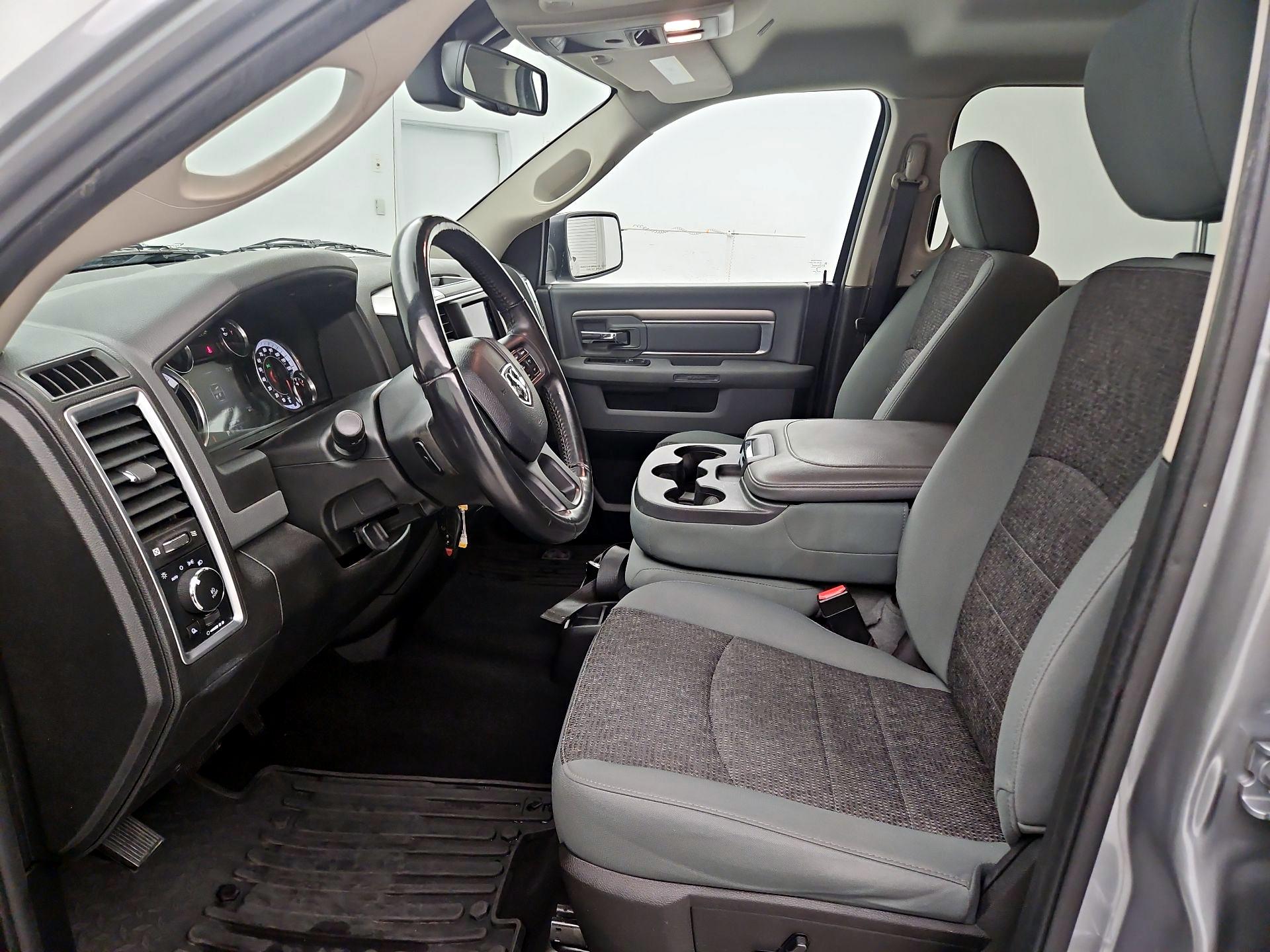 Thumbnail: 2019 RAM 1500 Classic - 11