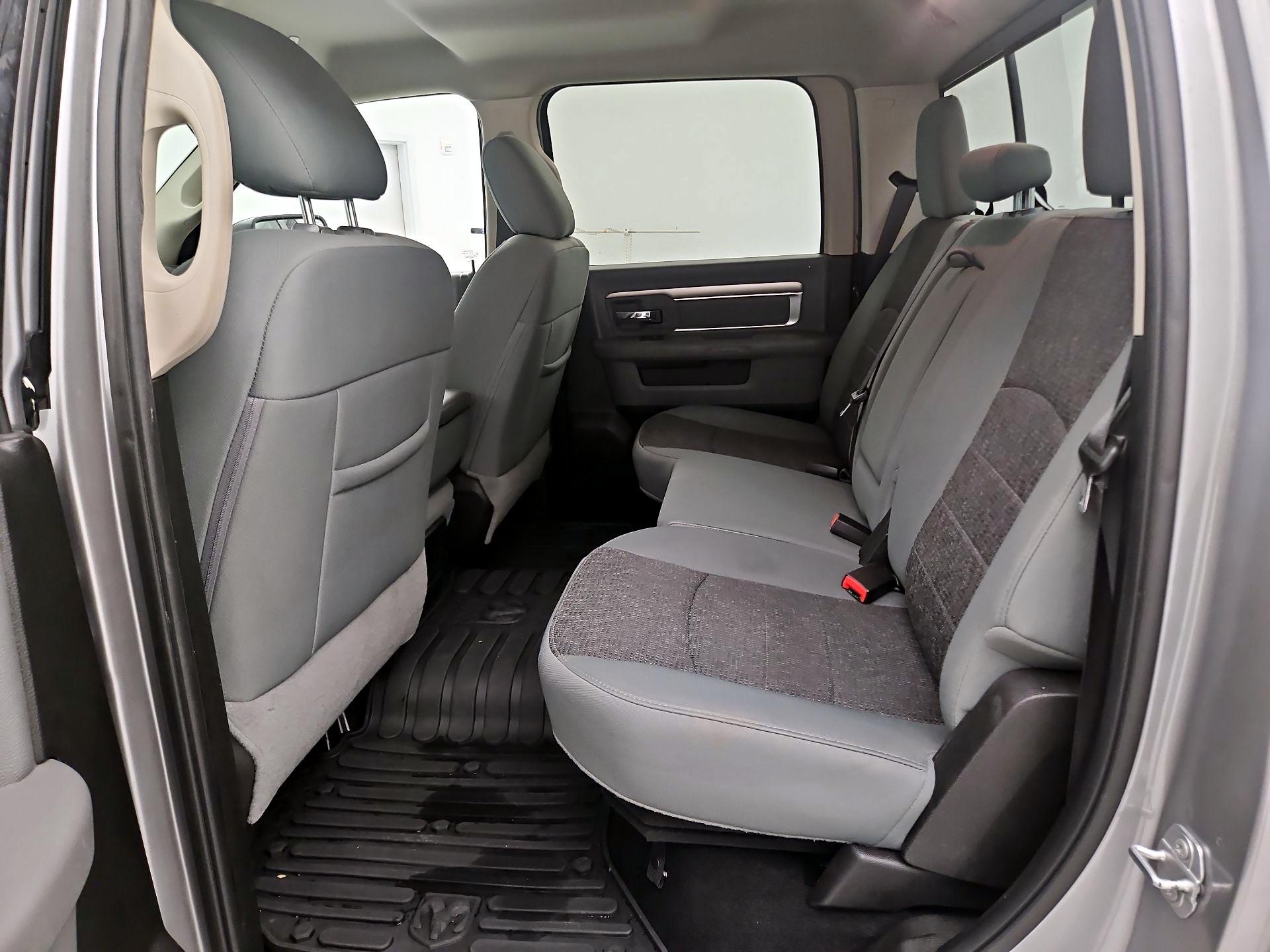 Thumbnail: 2019 RAM 1500 Classic - 19