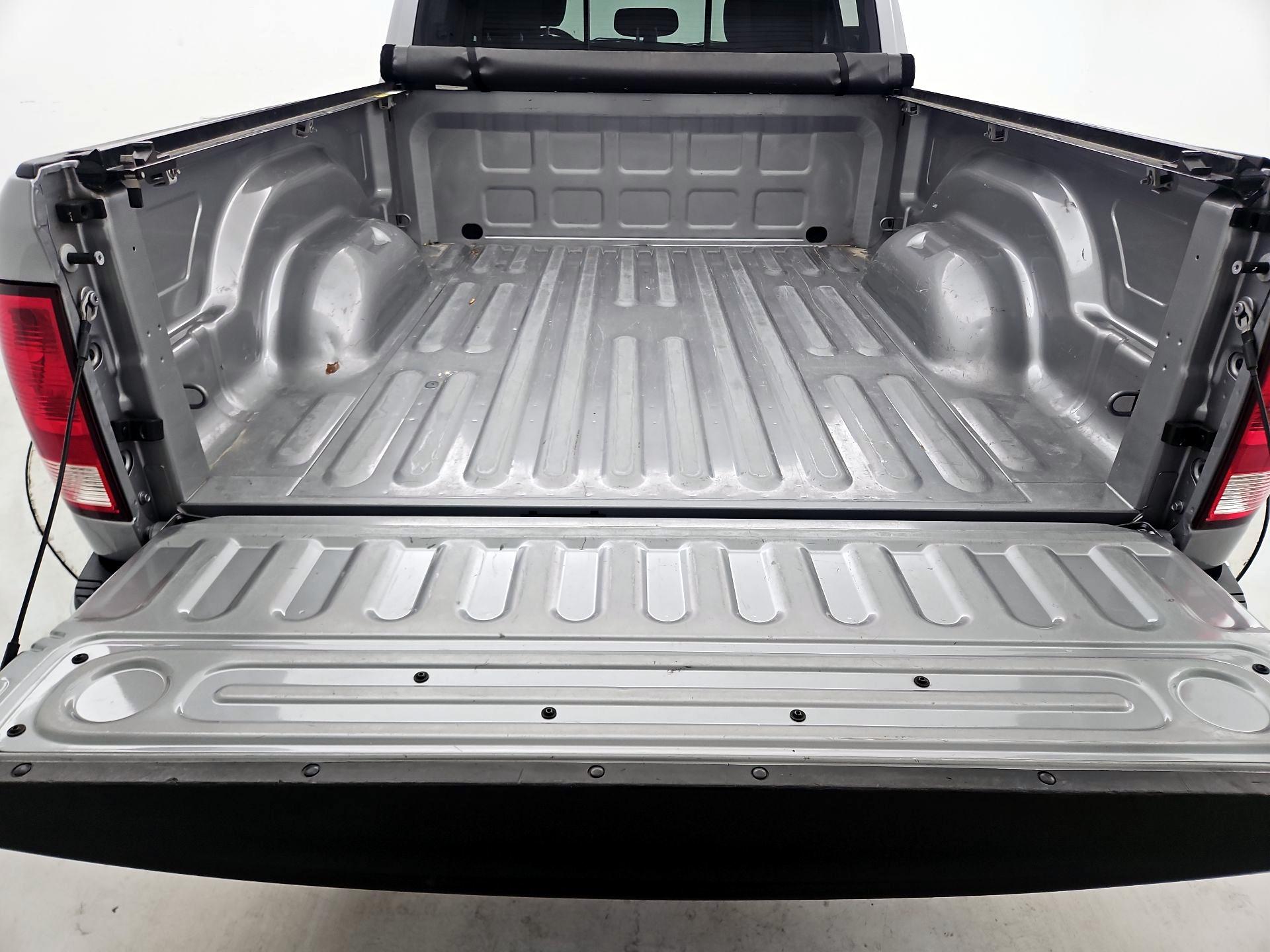 Thumbnail: 2019 RAM 1500 Classic - 20
