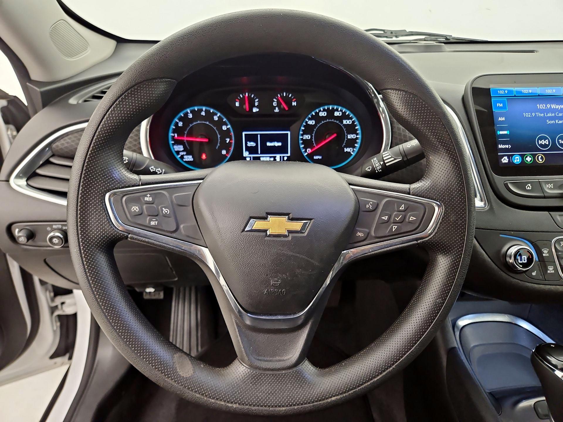 Thumbnail: 2020 Chevrolet Malibu - 10