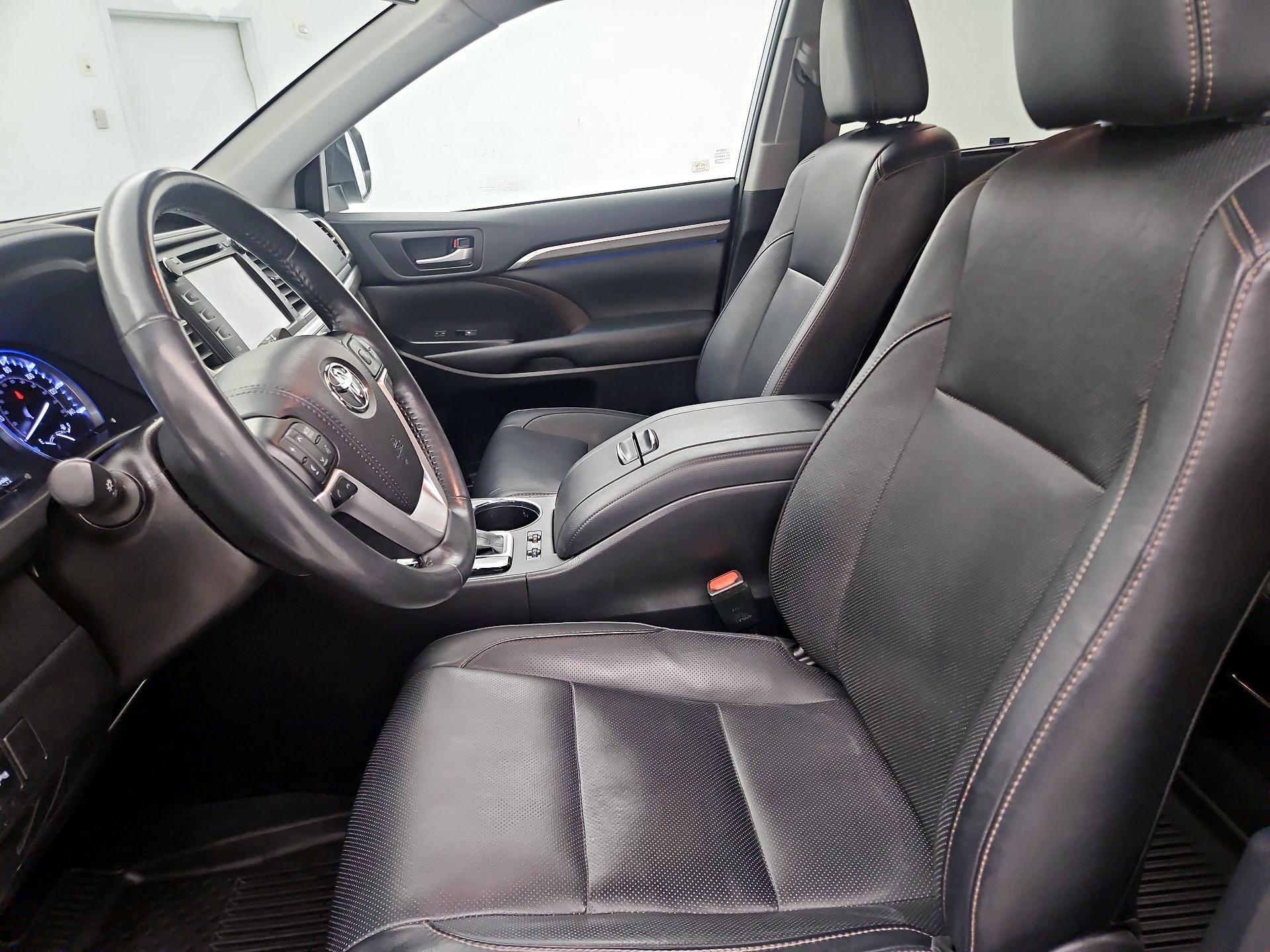 Thumbnail: 2019 Toyota Highlander - 11