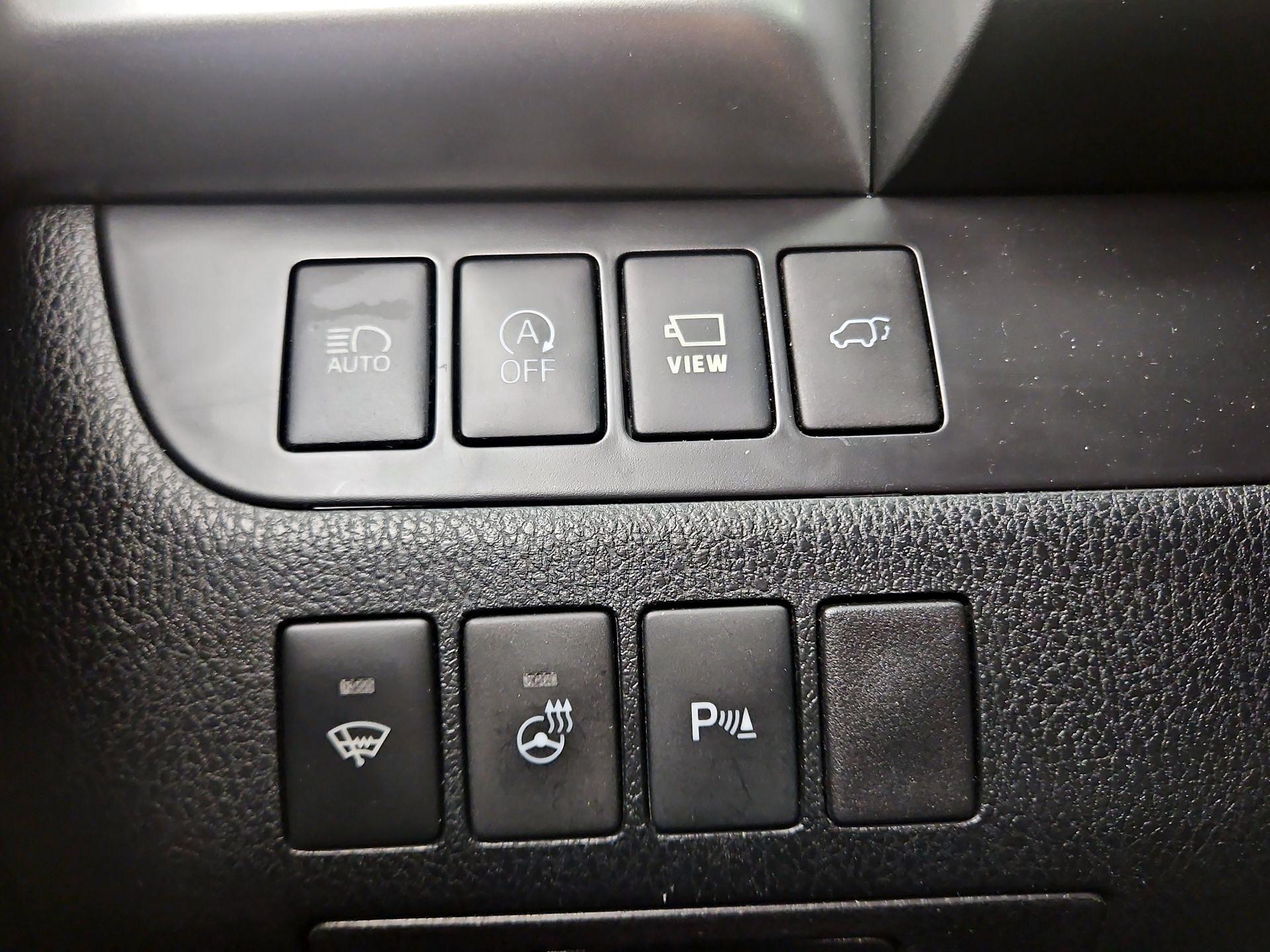 Thumbnail: 2019 Toyota Highlander - 13