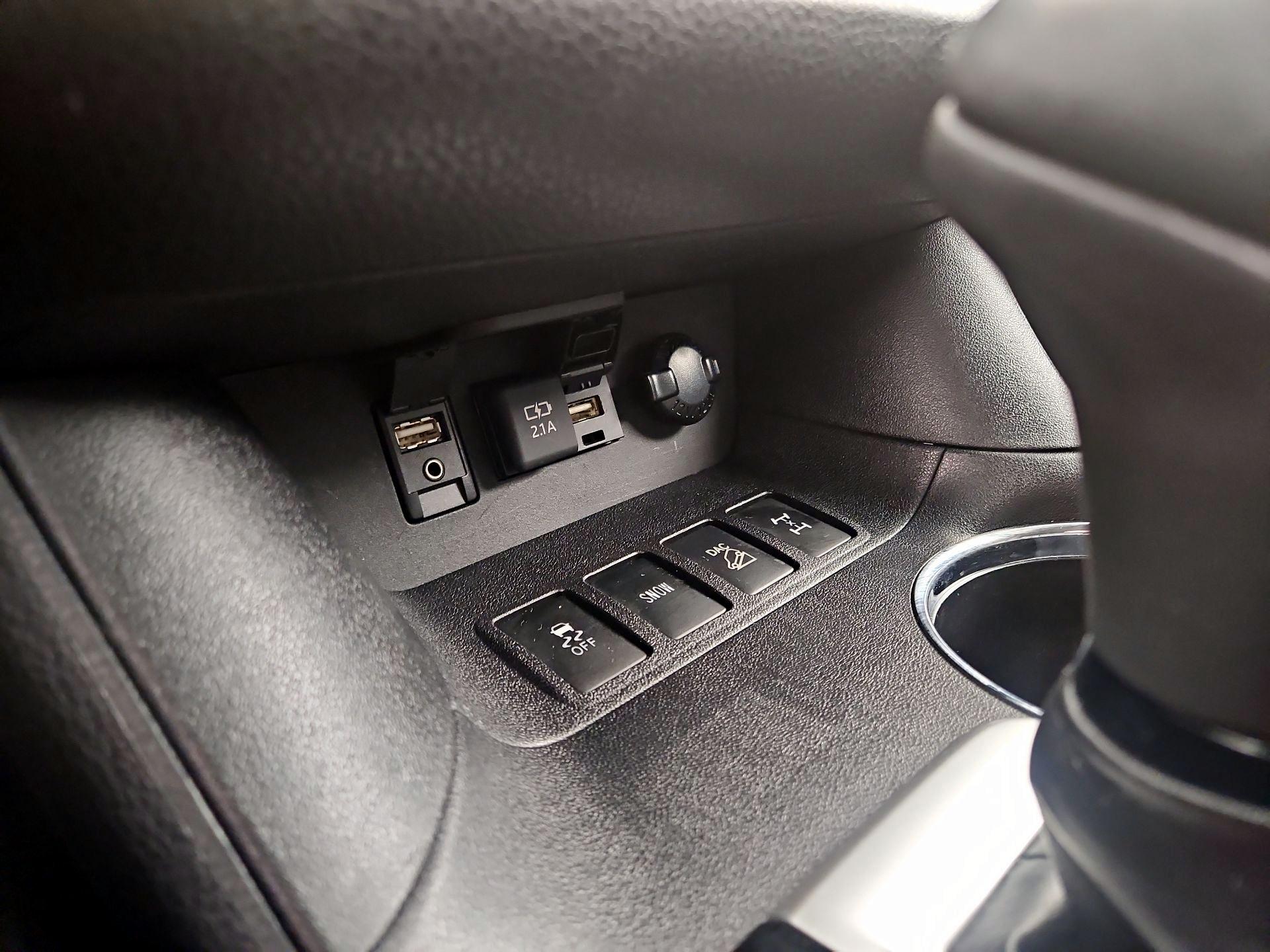 Thumbnail: 2019 Toyota Highlander - 18