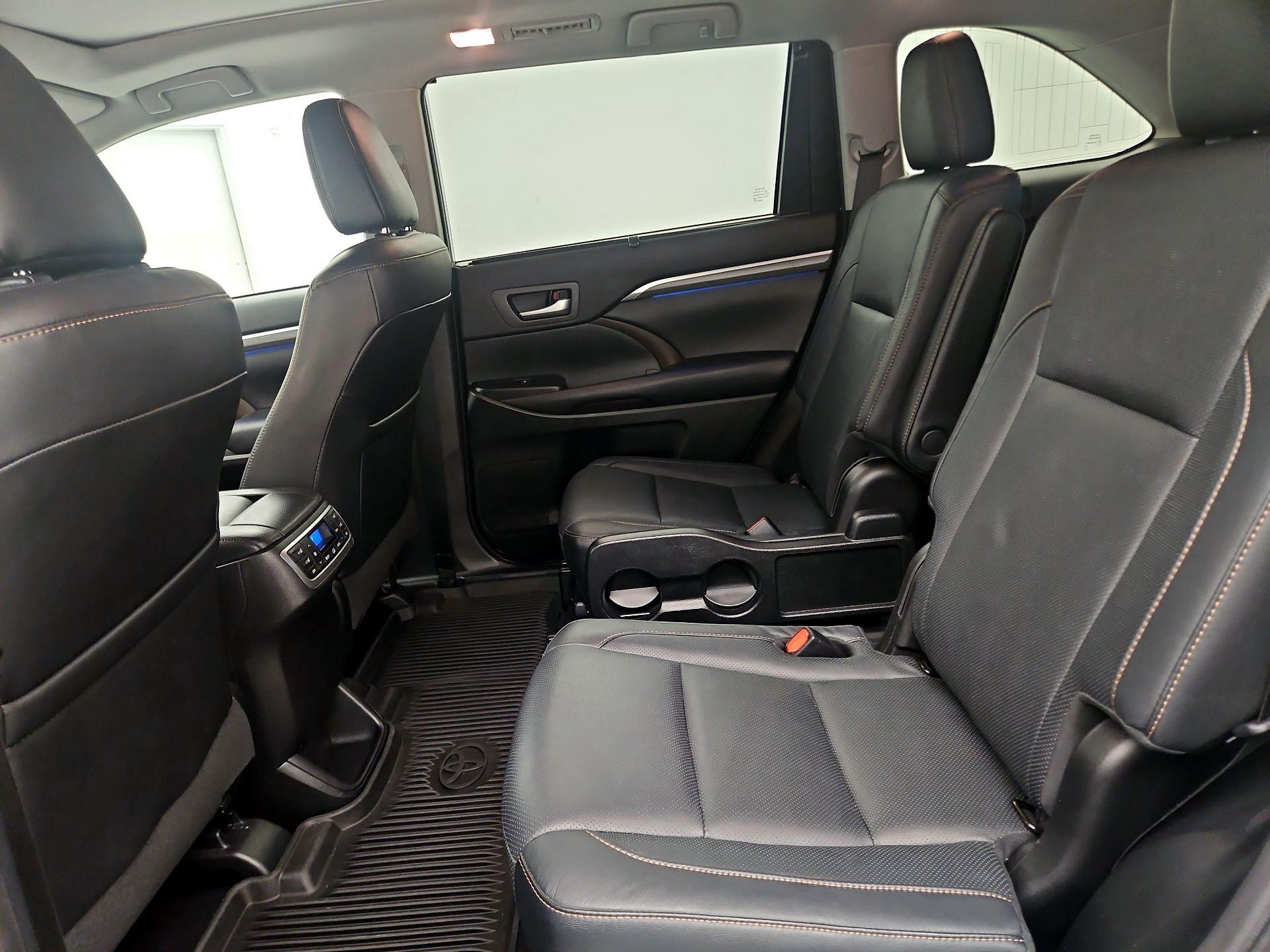 Thumbnail: 2019 Toyota Highlander - 20