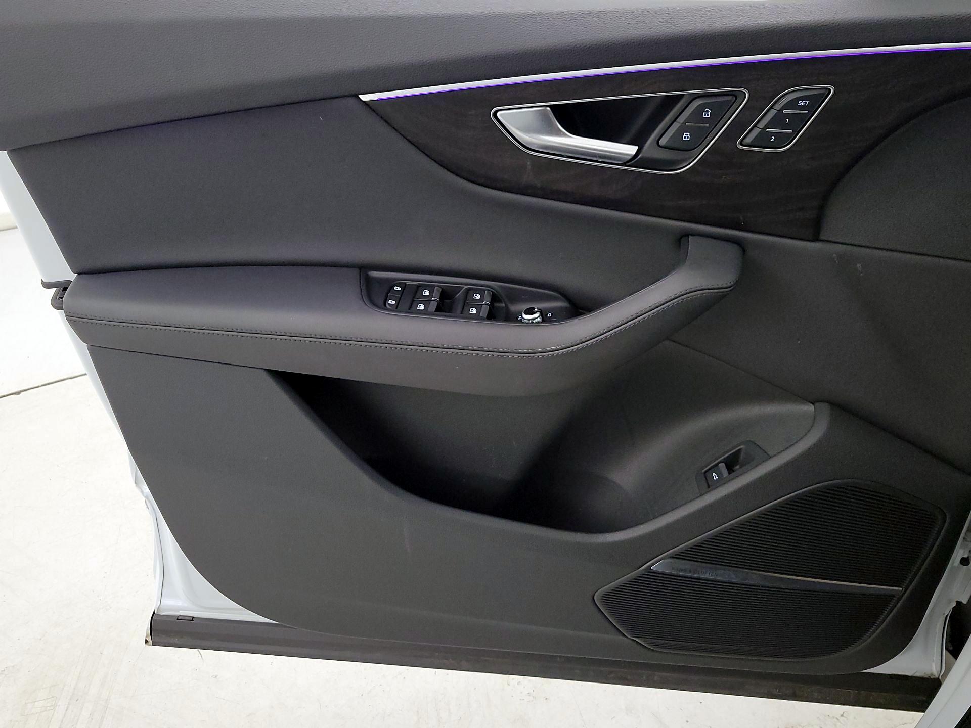 Thumbnail: 2023 Audi Q7 - 12