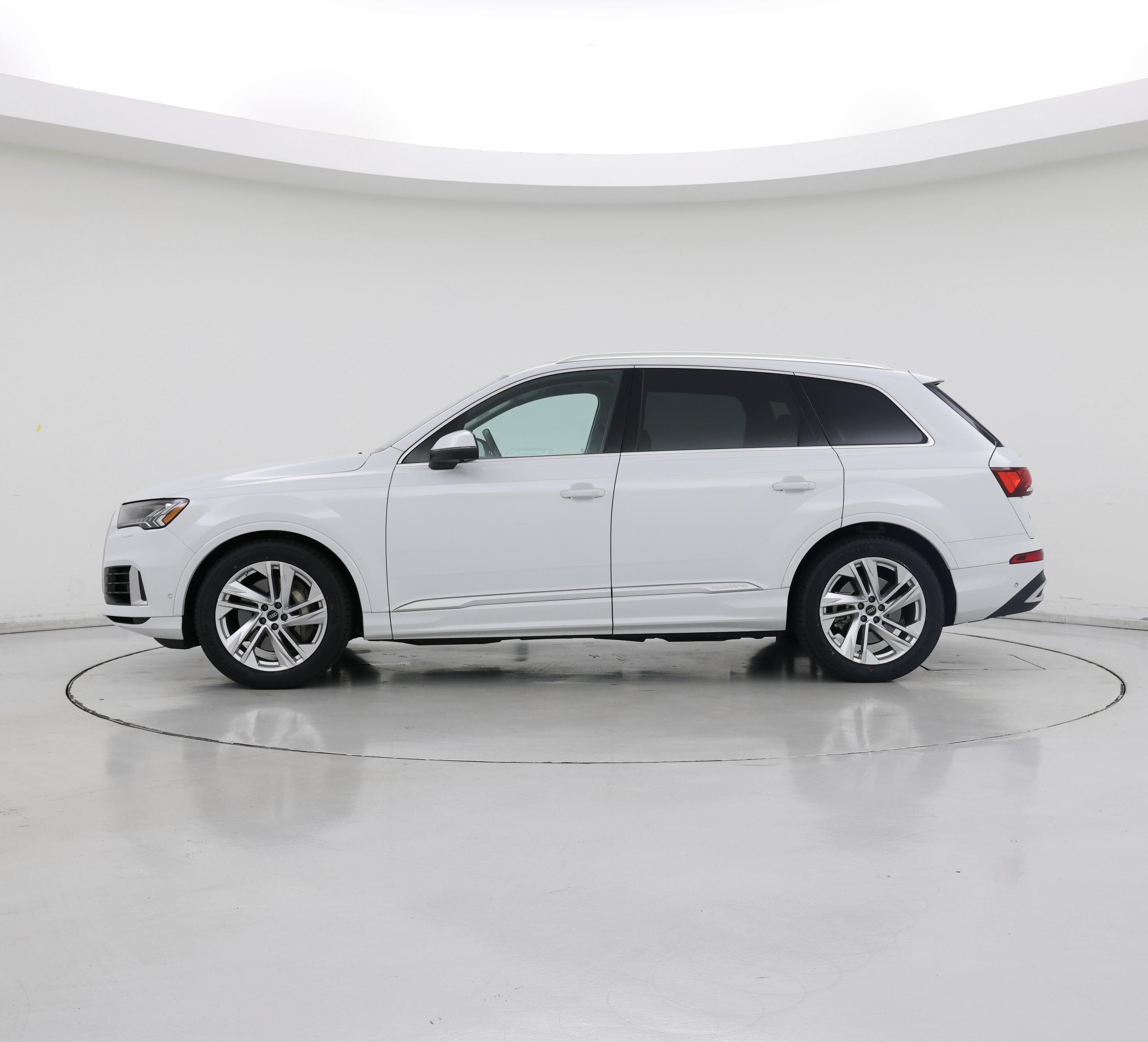 Thumbnail: 2023 Audi Q7 - 3