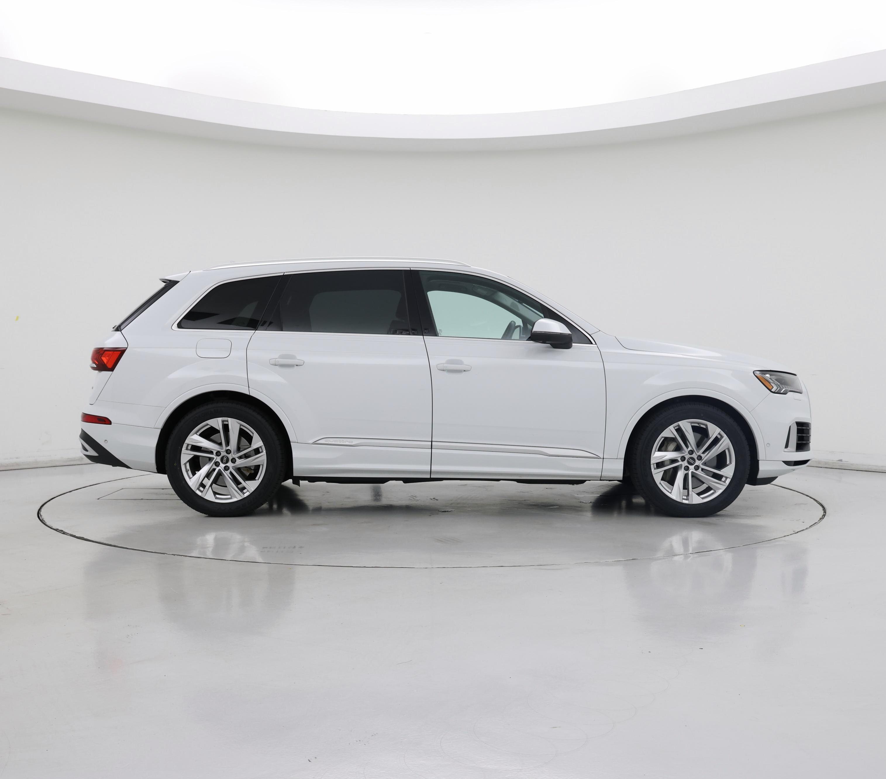 Thumbnail: 2023 Audi Q7 - 7