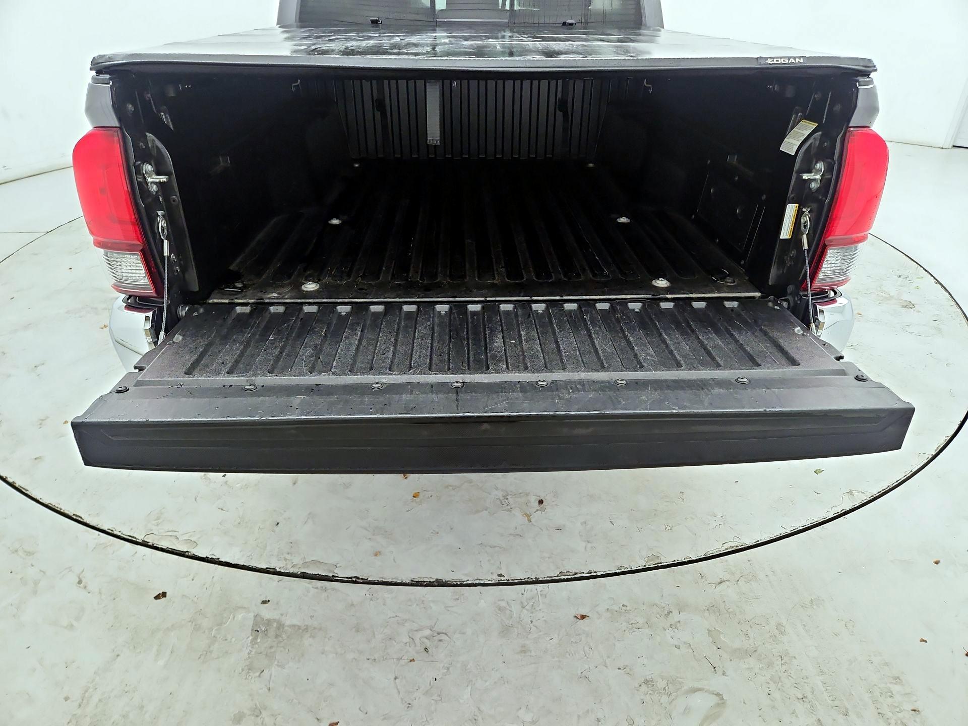 Thumbnail: 2021 Toyota Tacoma - 20