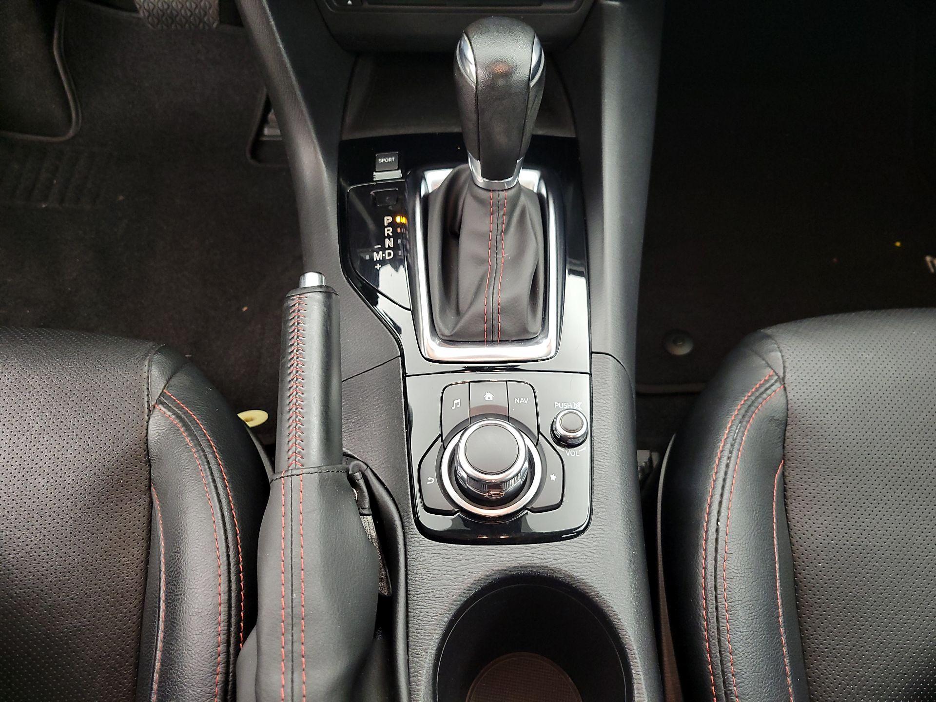 Thumbnail: 2015 Mazda Mazda3 - 18