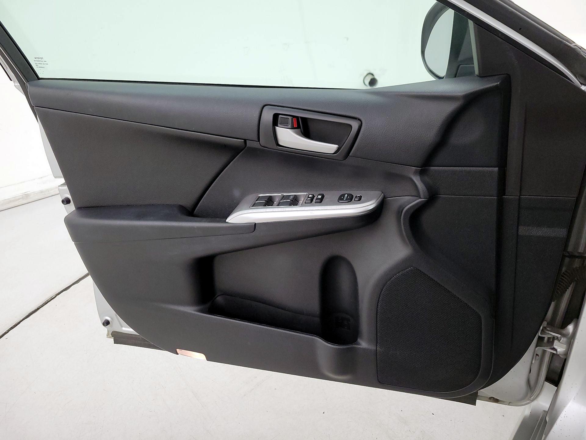 Thumbnail: 2014 Toyota Camry - 10