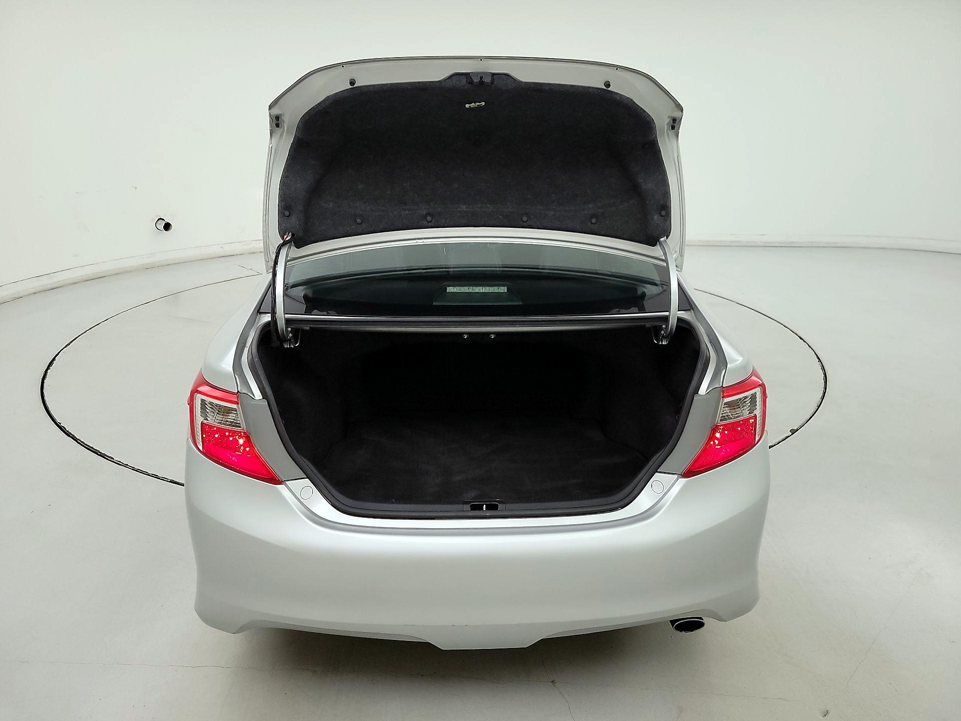 Thumbnail: 2014 Toyota Camry - 20