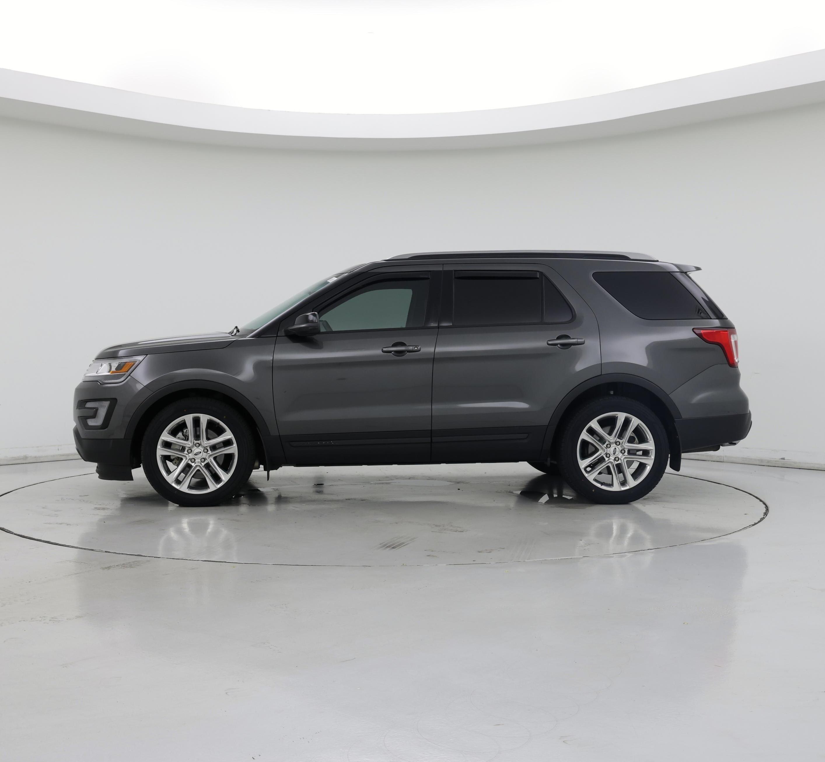 Thumbnail: 2017 Ford Explorer - 3