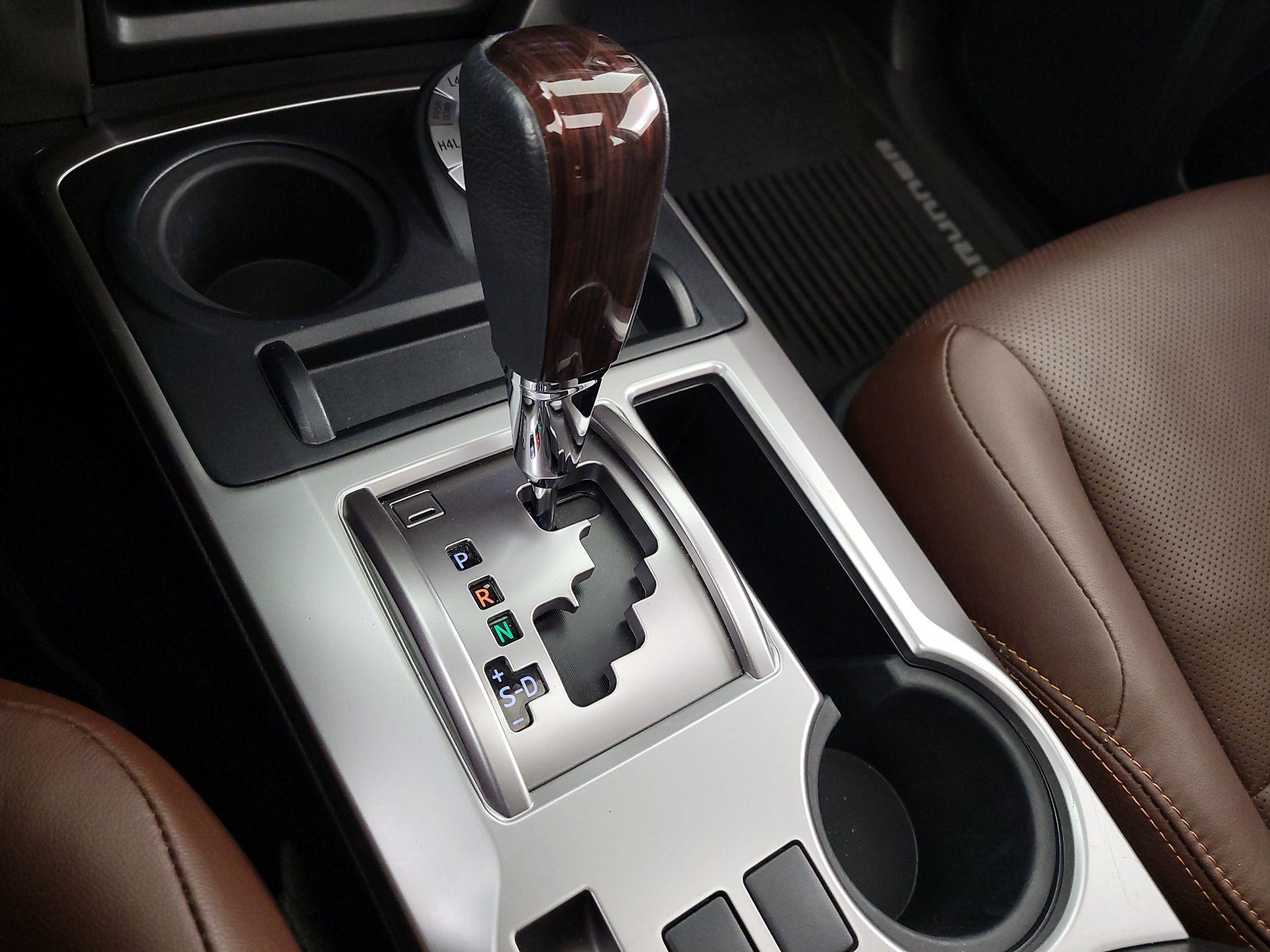 Thumbnail: 2019 Toyota 4Runner - 15