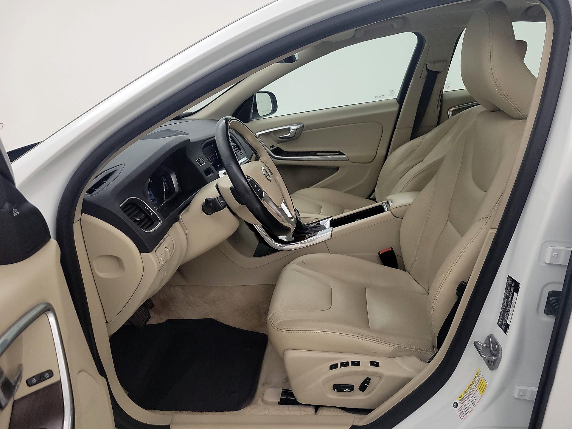 Thumbnail: 2015 Volvo S60 - 11