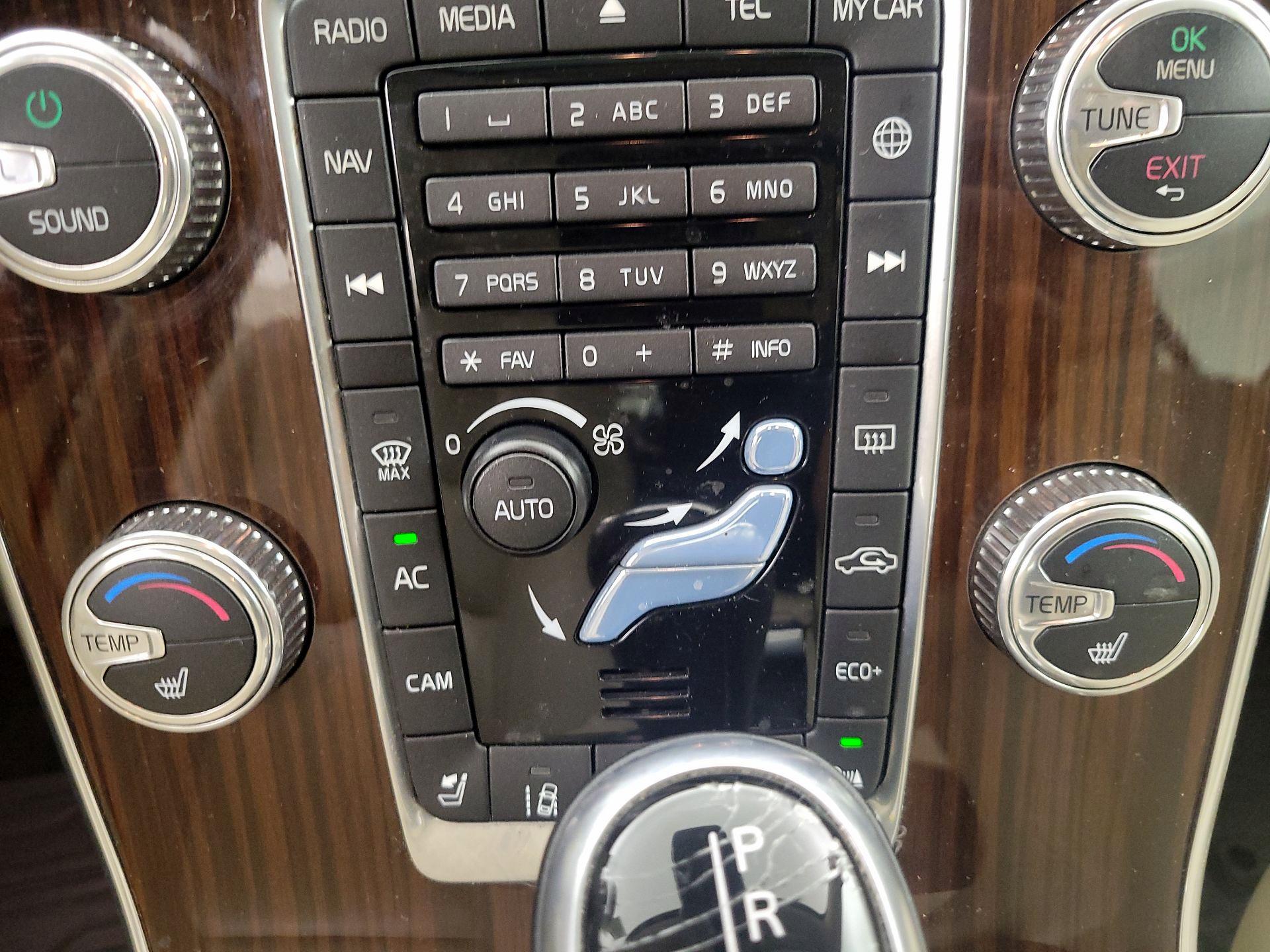 Thumbnail: 2015 Volvo S60 - 17