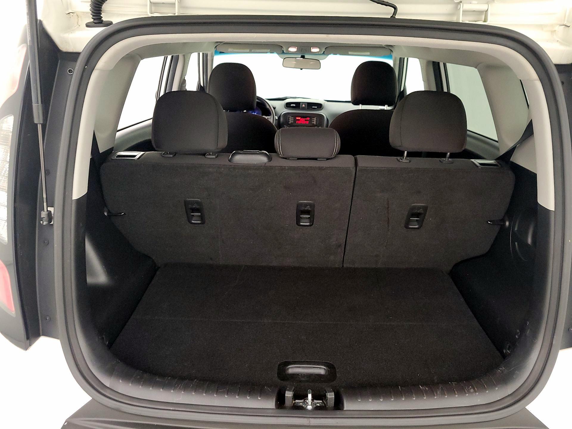 Thumbnail: 2016 Kia Soul - 17