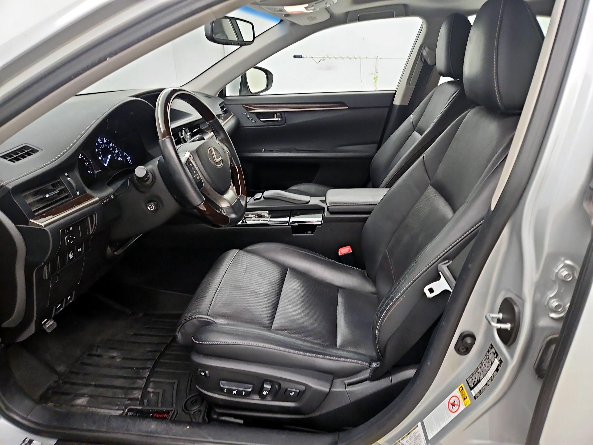 Thumbnail: 2014 Lexus ES - 11