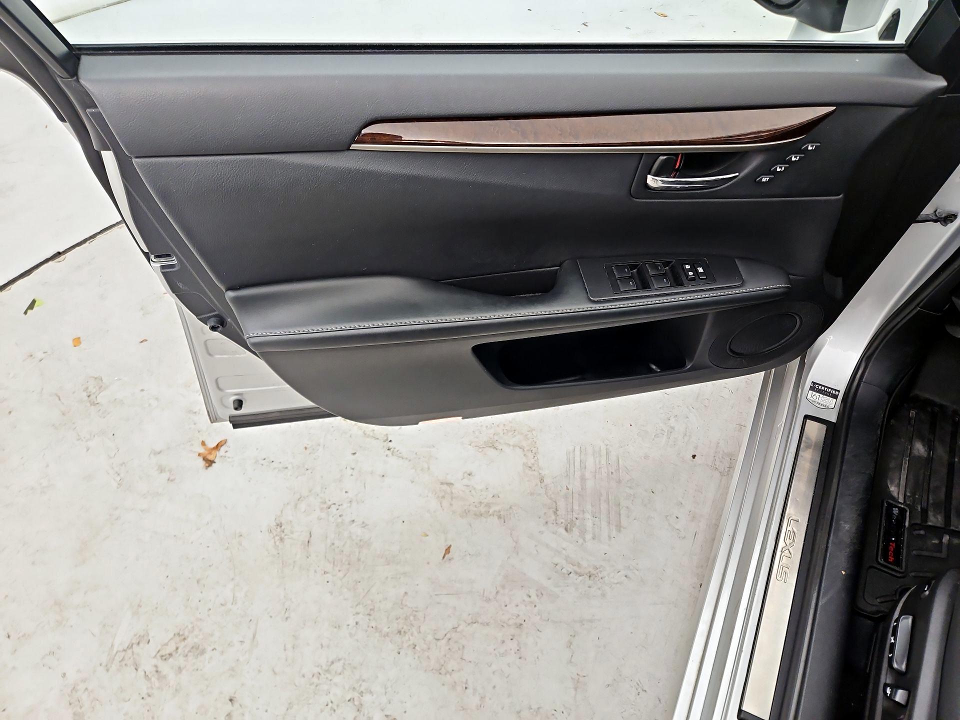 Thumbnail: 2014 Lexus ES - 12