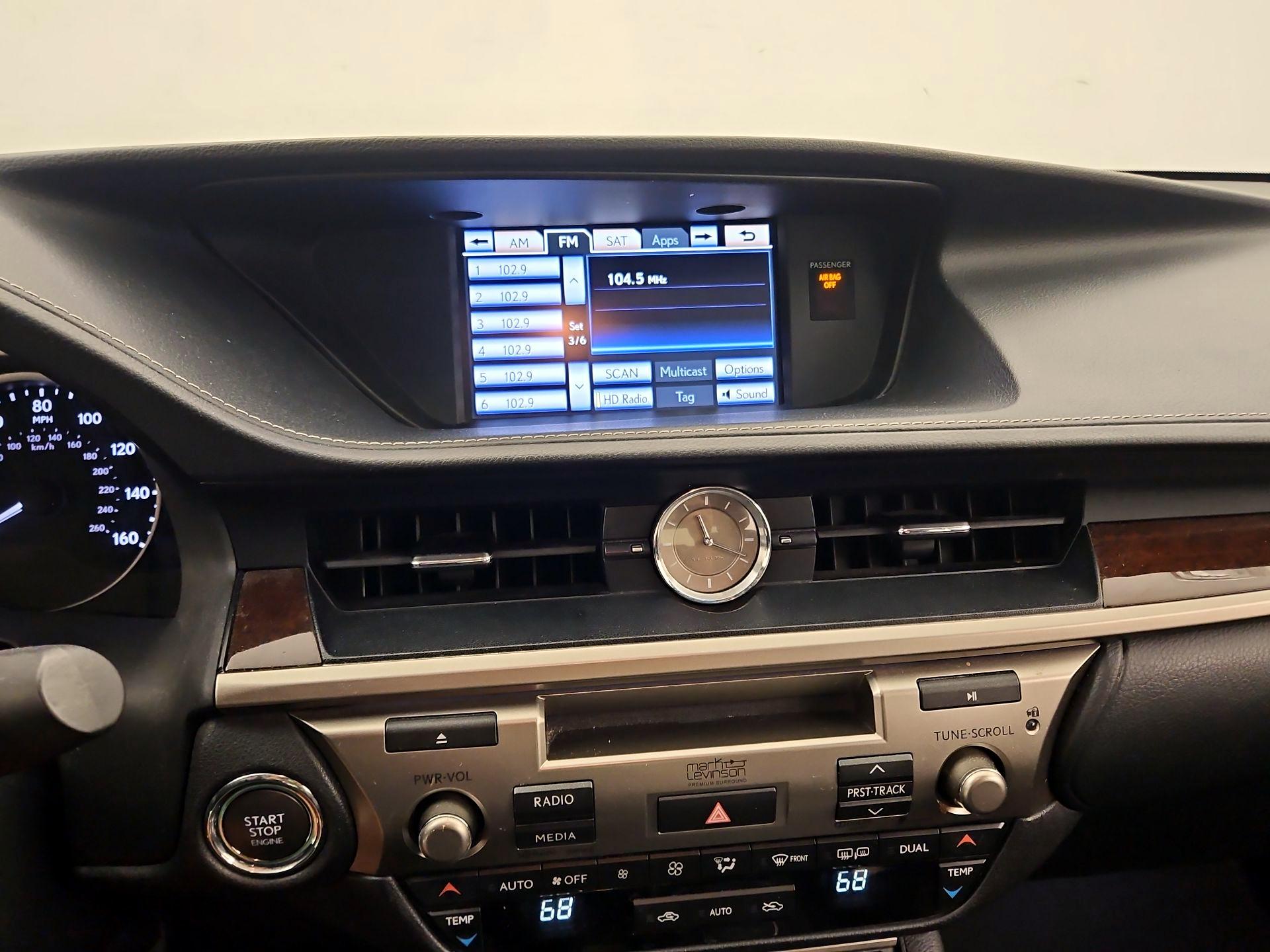 Thumbnail: 2014 Lexus ES - 15