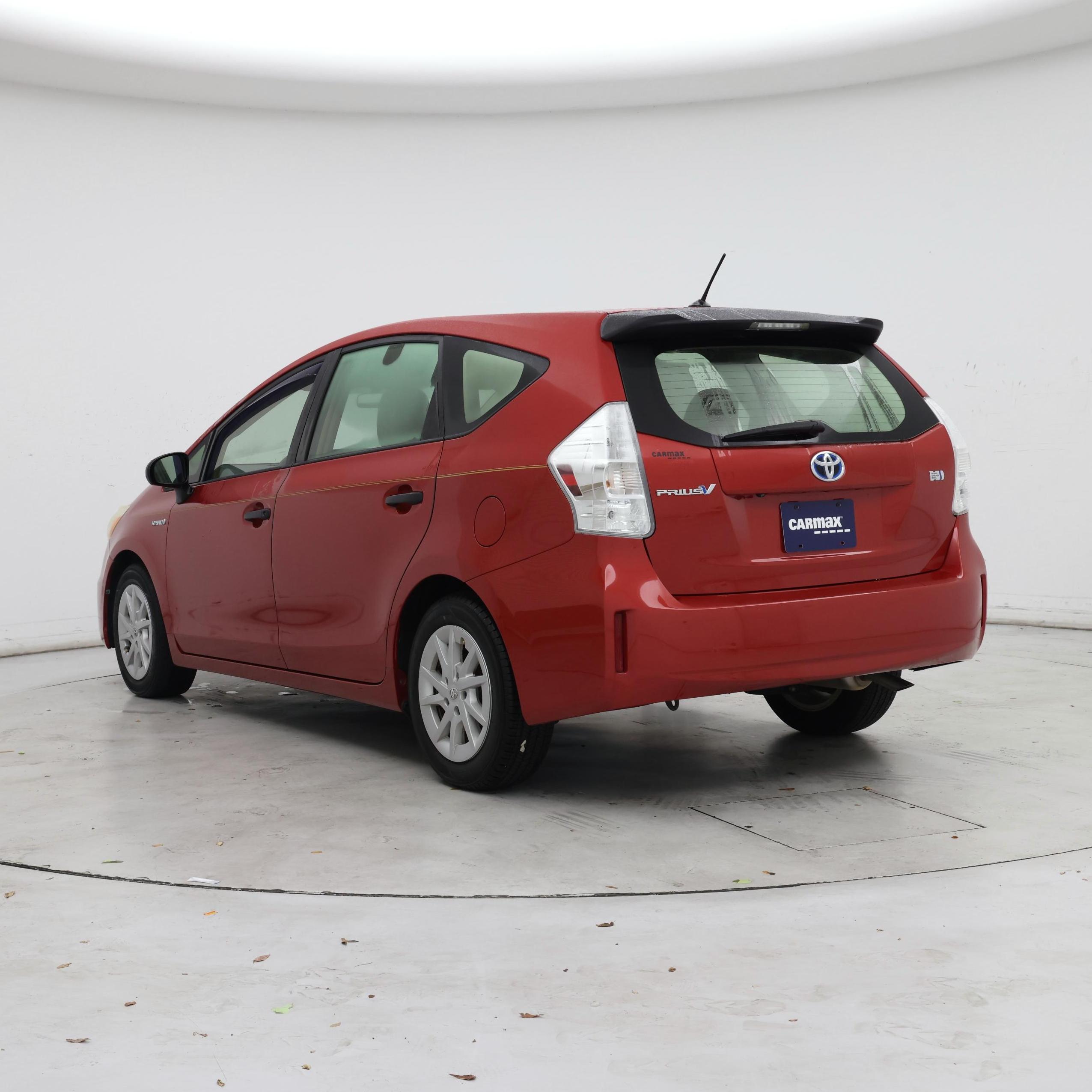 Thumbnail: 2014 Toyota Prius v - 2
