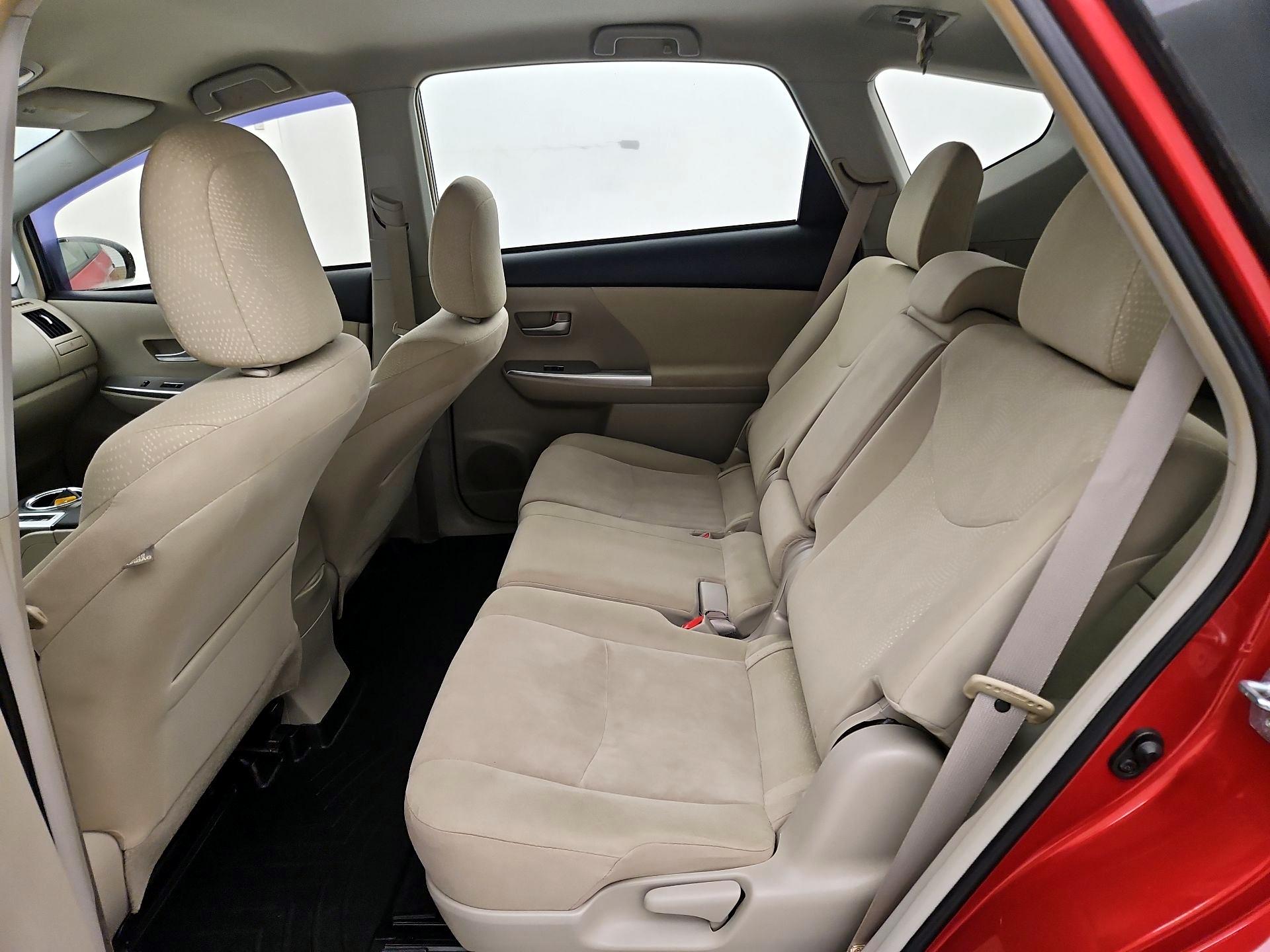 Thumbnail: 2014 Toyota Prius v - 19