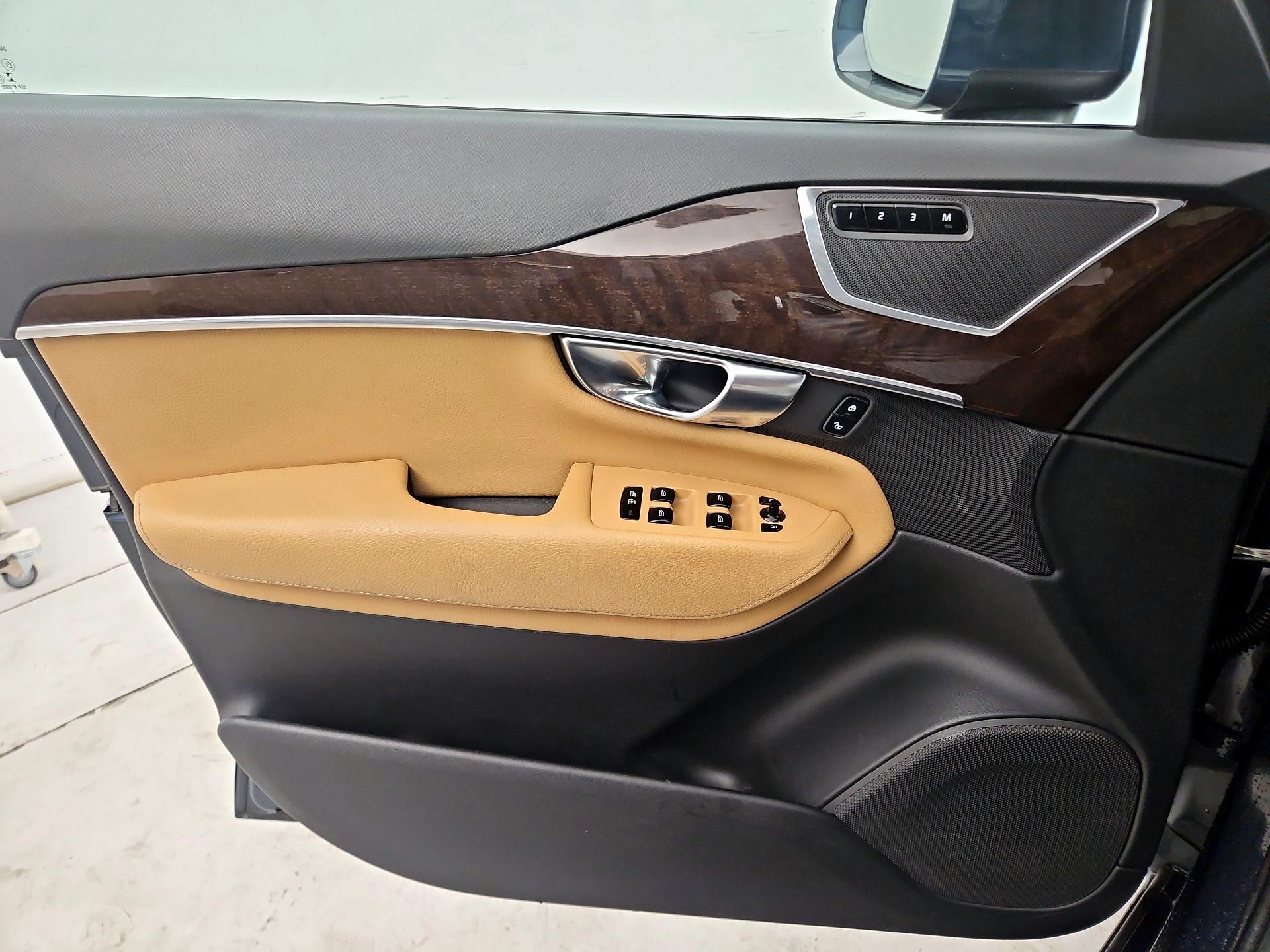 Thumbnail: 2019 Volvo XC90 - 12