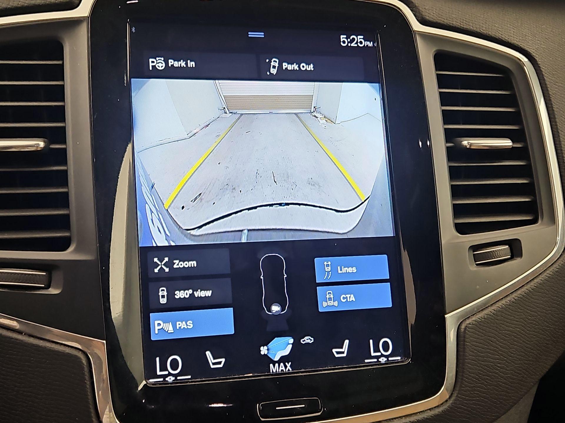 Thumbnail: 2019 Volvo XC90 - 14