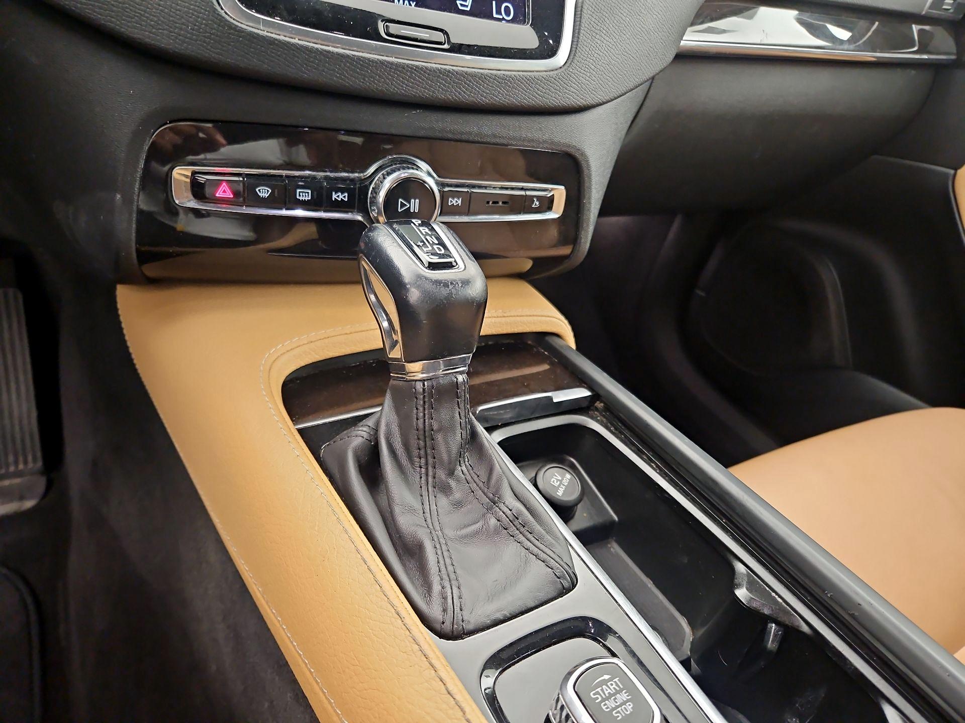 Thumbnail: 2019 Volvo XC90 - 17