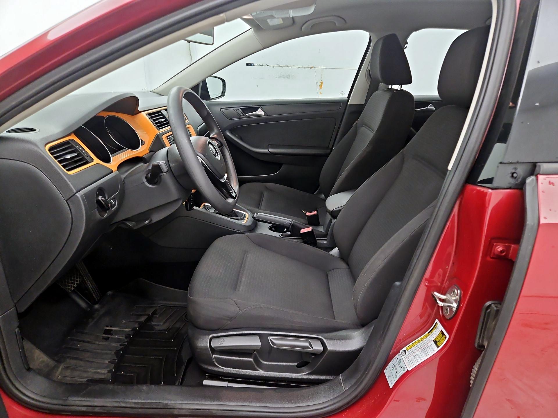 Thumbnail: 2016 Volkswagen Jetta - 11