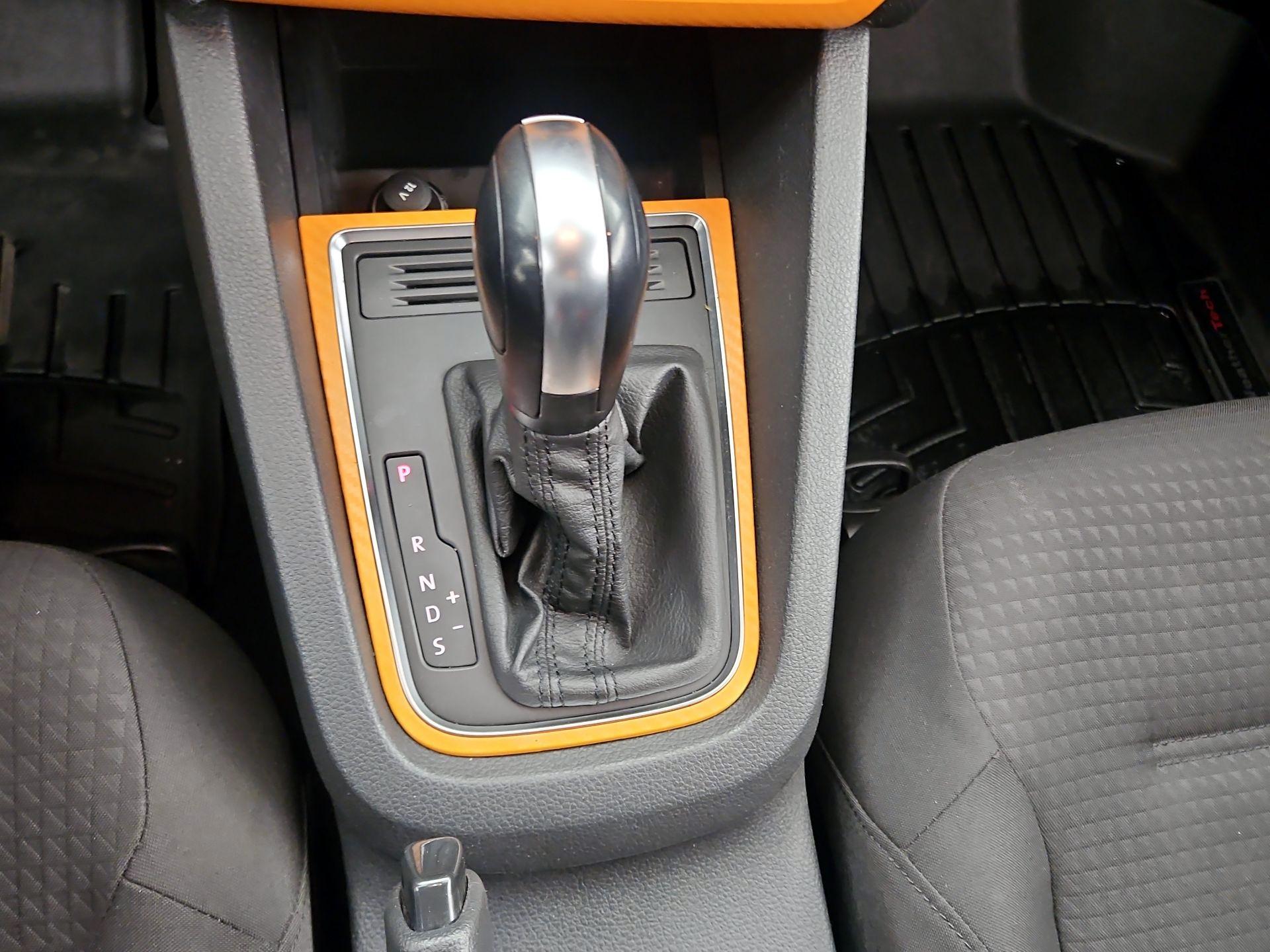 Thumbnail: 2016 Volkswagen Jetta - 17