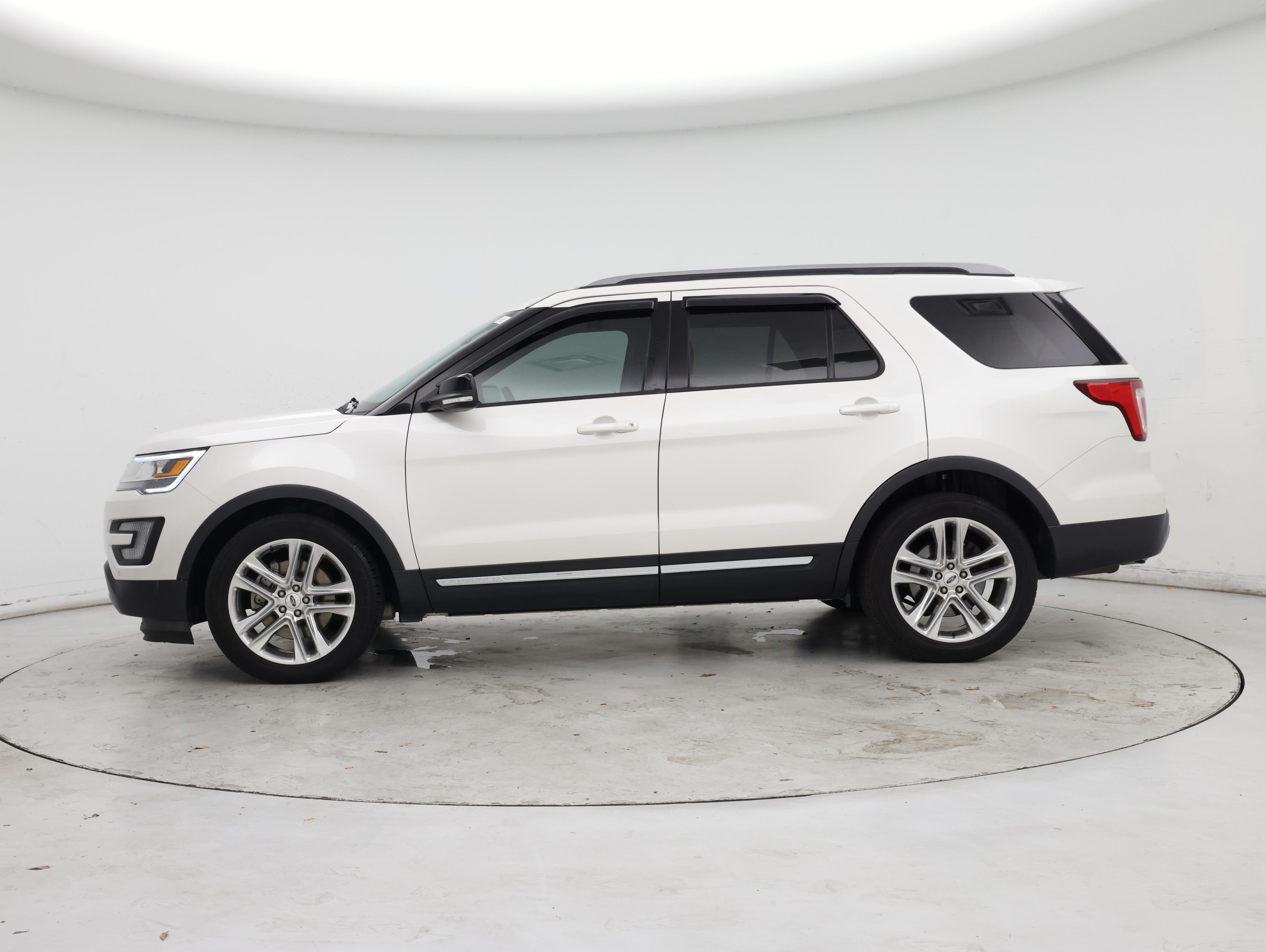 Thumbnail: 2017 Ford Explorer - 3