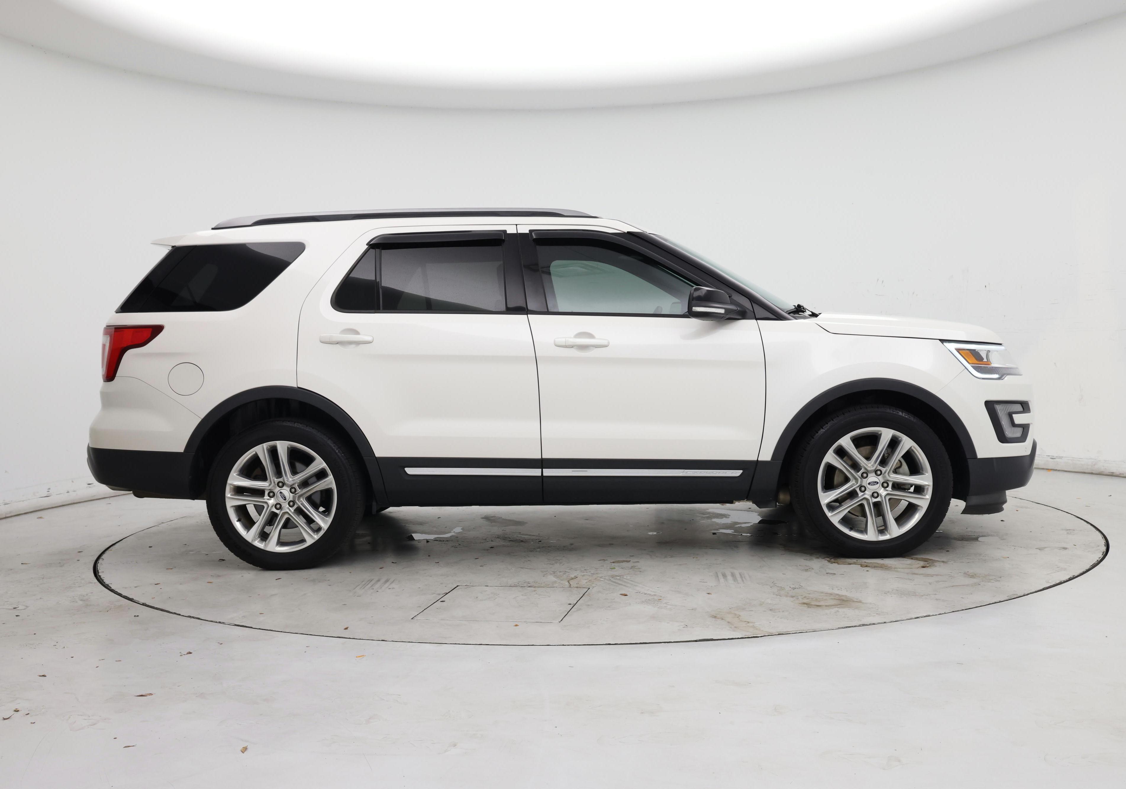 Thumbnail: 2017 Ford Explorer - 7