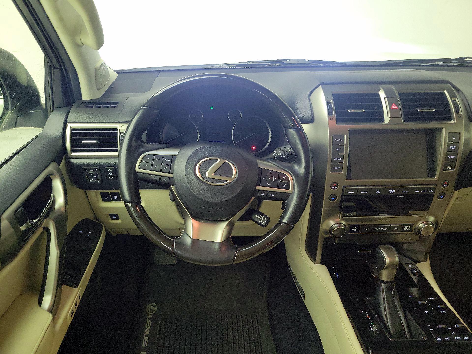 Thumbnail: 2020 Lexus GX - 10