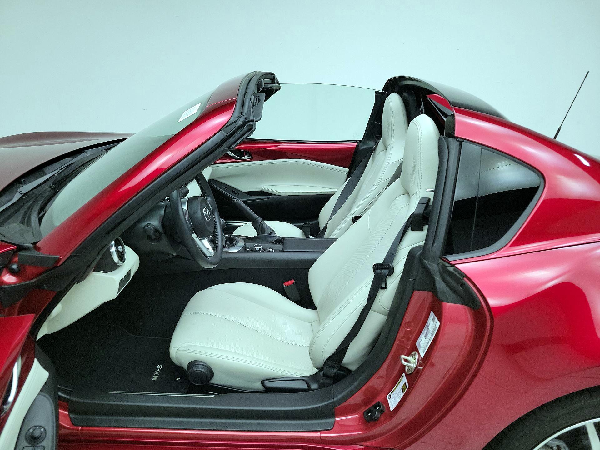 Thumbnail: 2021 Mazda MX-5 Miata - 11