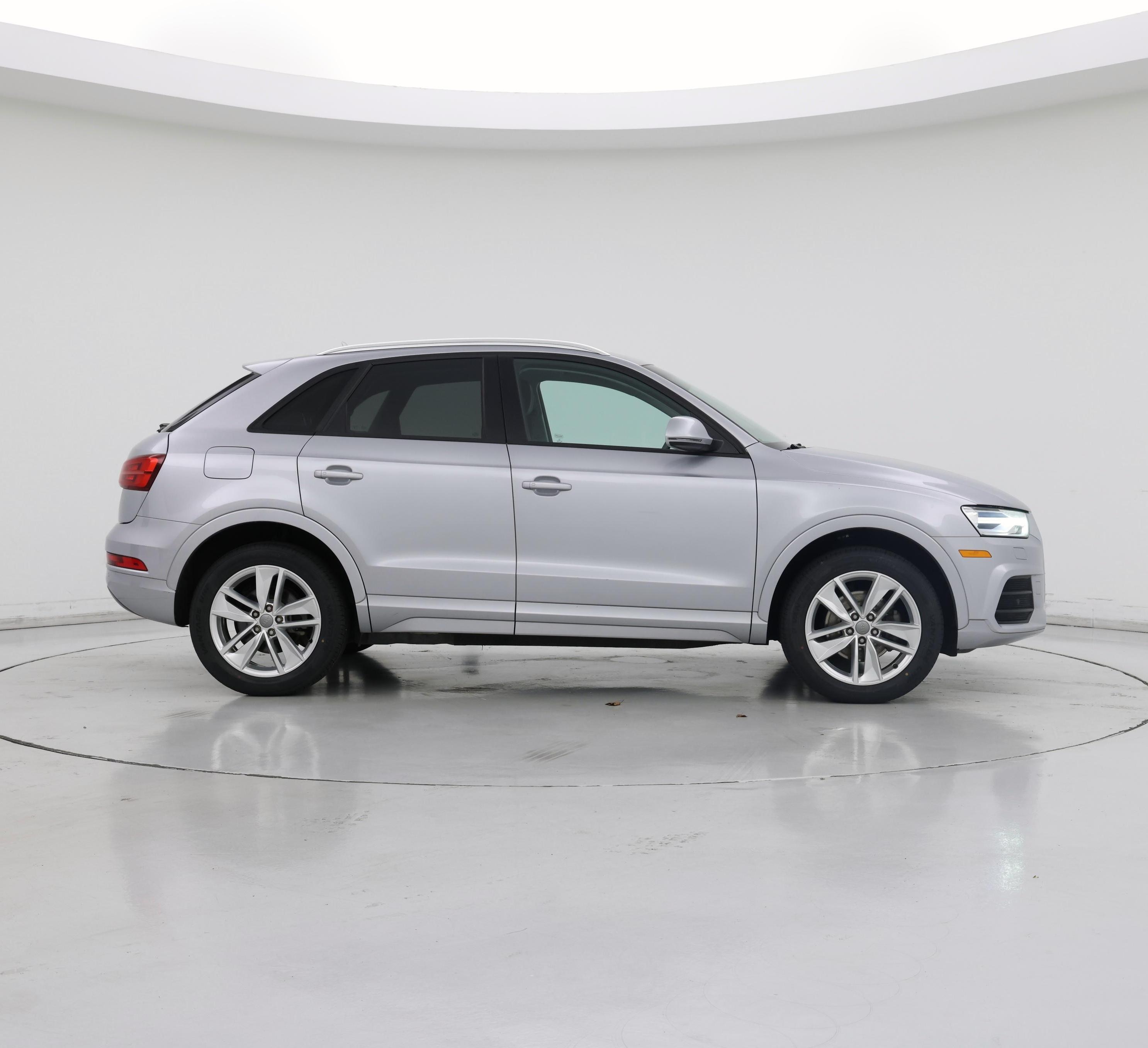 Thumbnail: 2017 Audi Q3 - 7