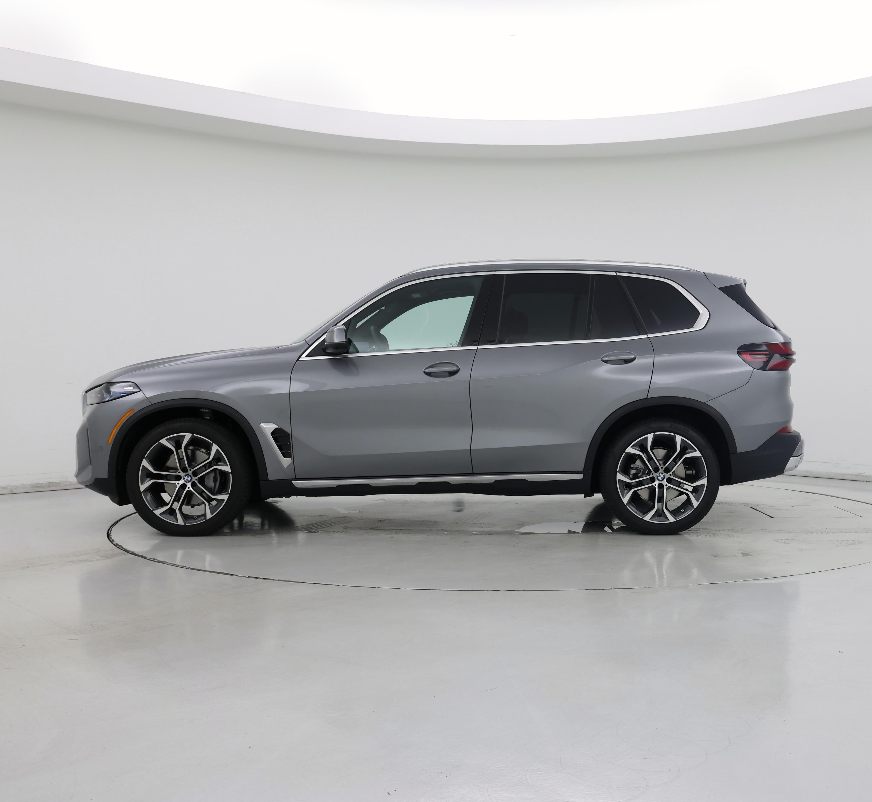 Thumbnail: 2026 BMW X5 - 3