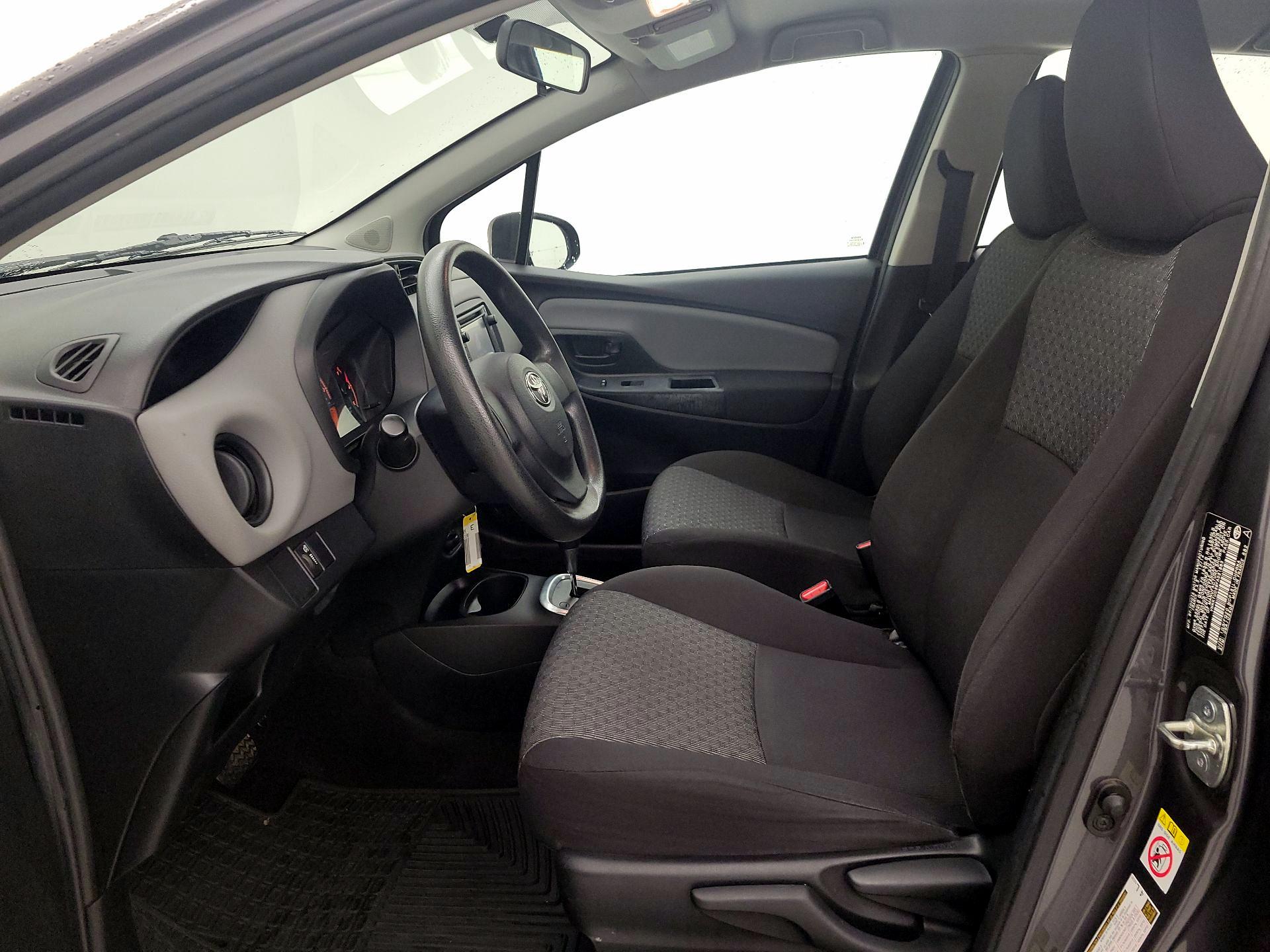 Thumbnail: 2015 Toyota Yaris - 11
