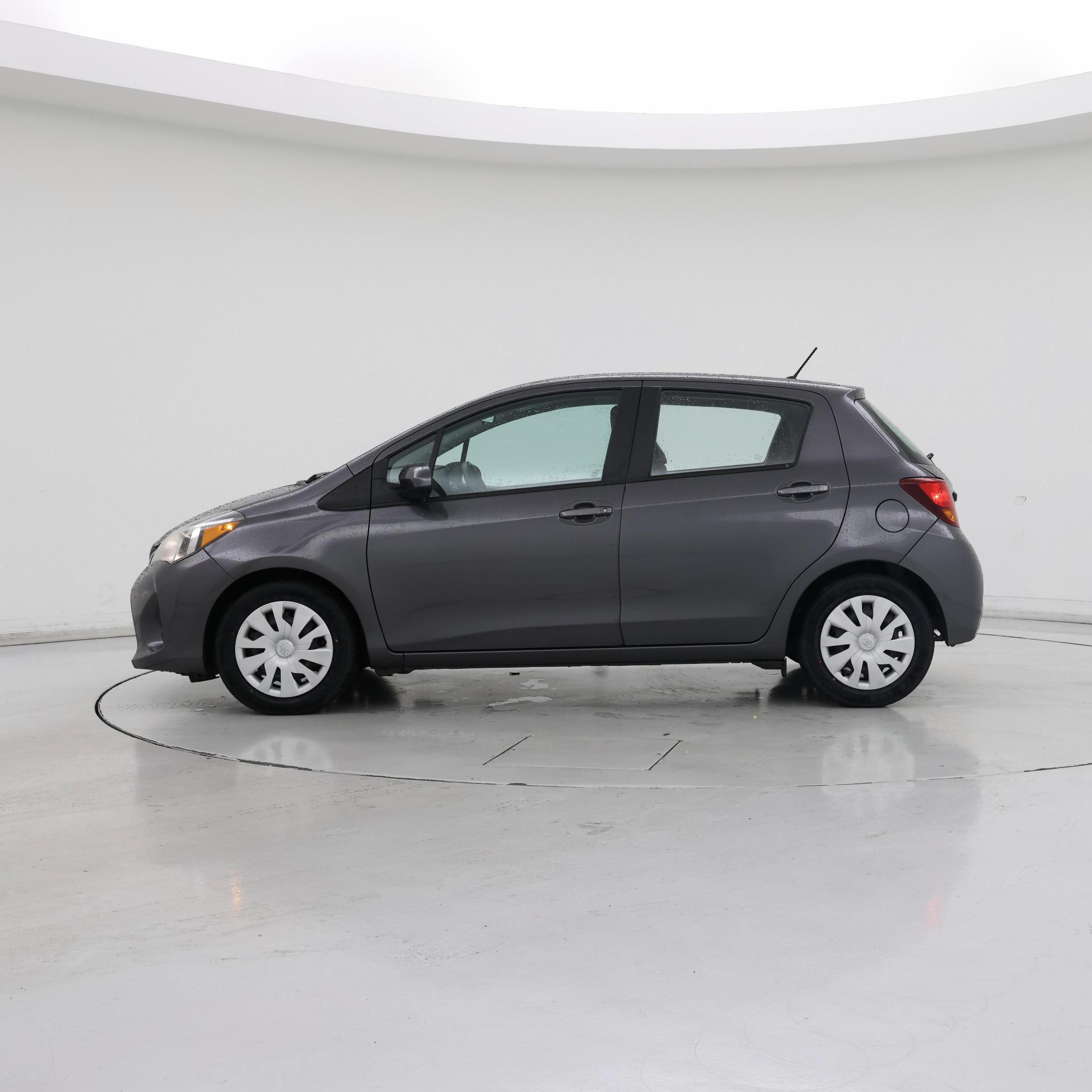 Thumbnail: 2015 Toyota Yaris - 3