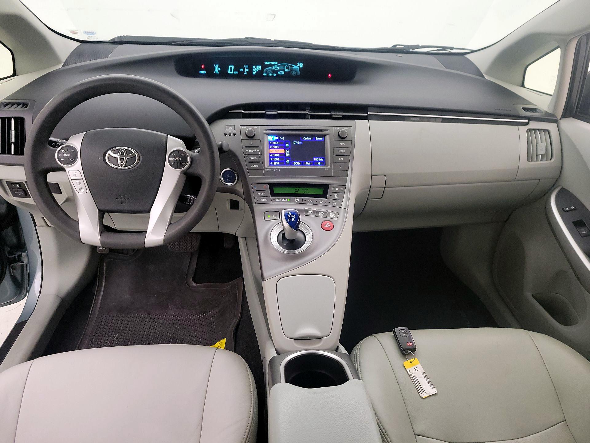 Thumbnail: 2015 Toyota Prius - 9