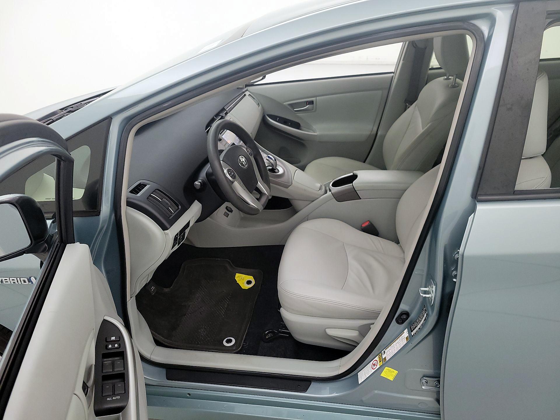 Thumbnail: 2015 Toyota Prius - 11