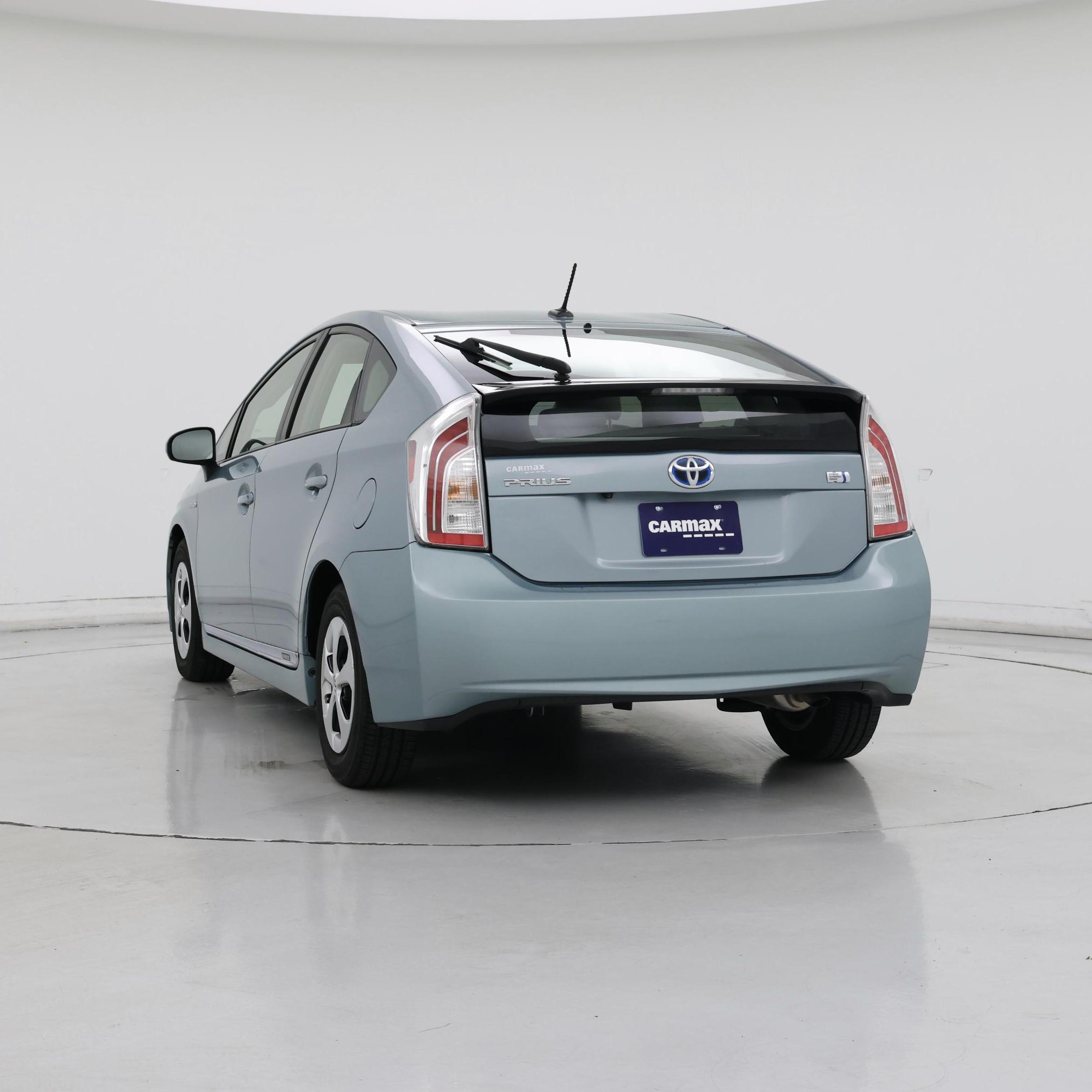 Thumbnail: 2015 Toyota Prius - 2