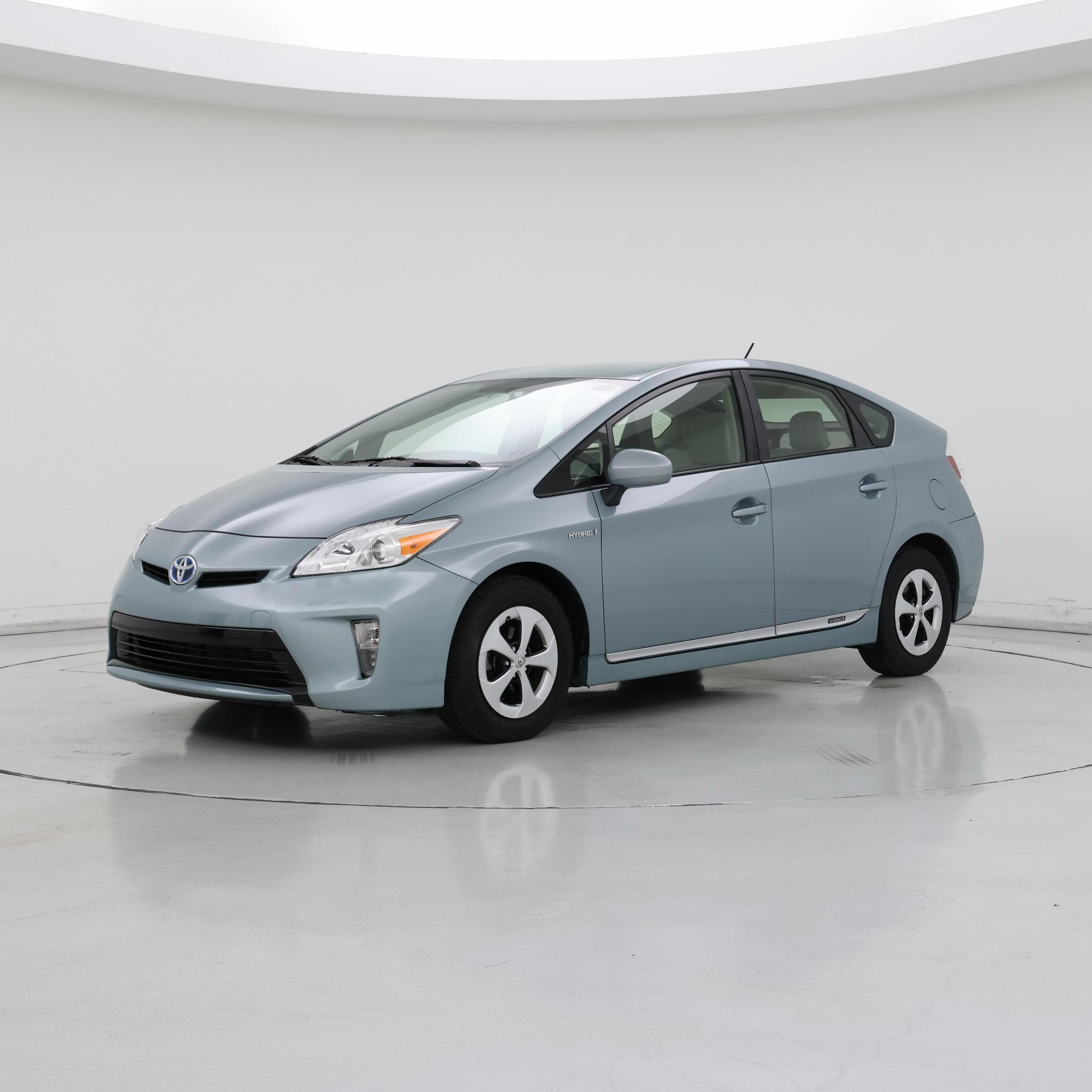 Thumbnail: 2015 Toyota Prius - 4
