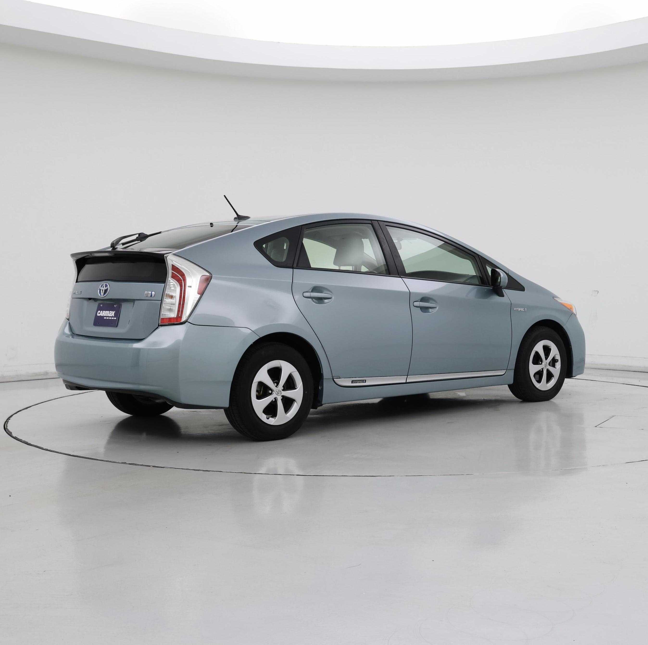Thumbnail: 2015 Toyota Prius - 8