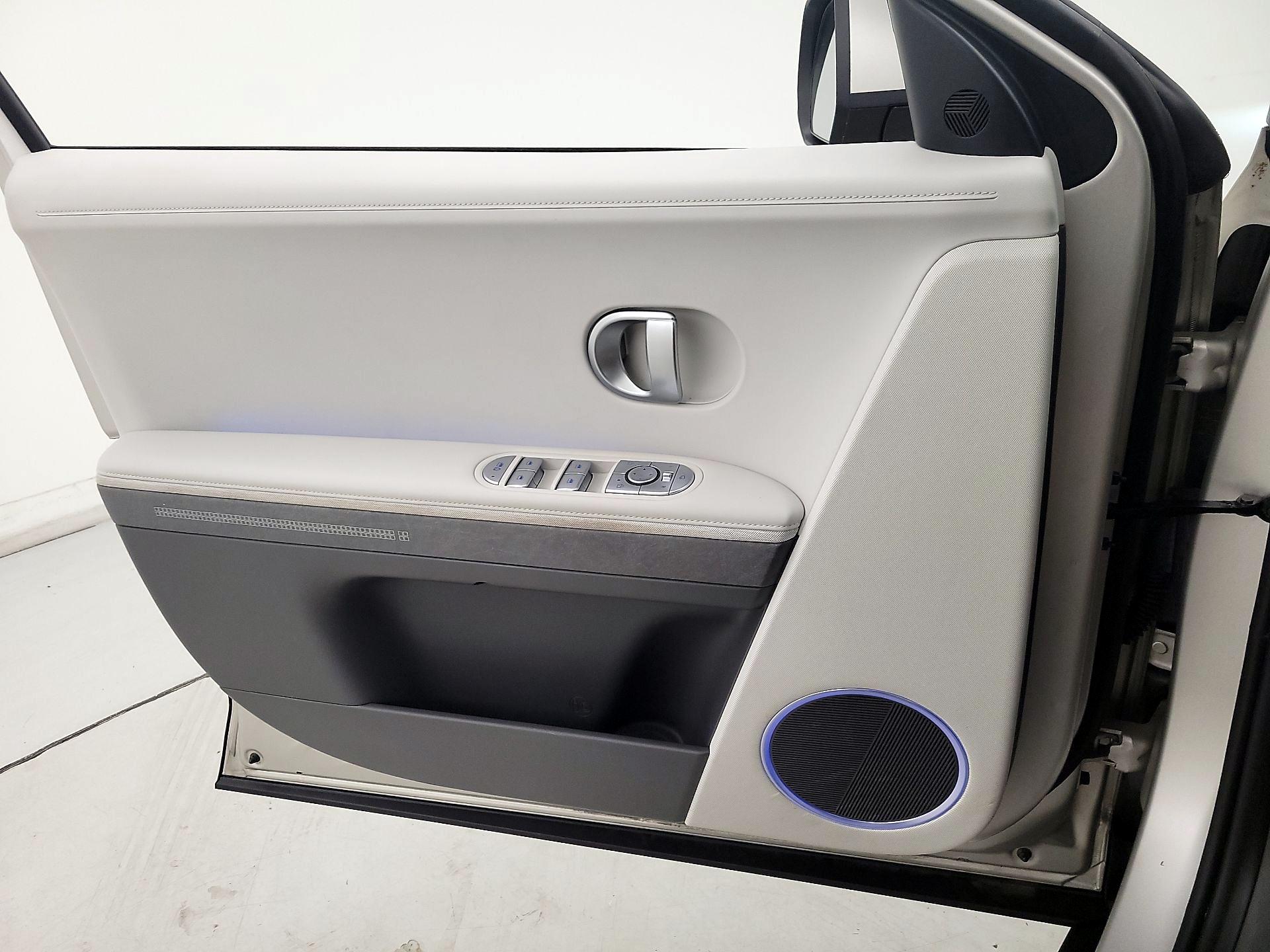 Thumbnail: 2023 Hyundai Ioniq 5 - 12
