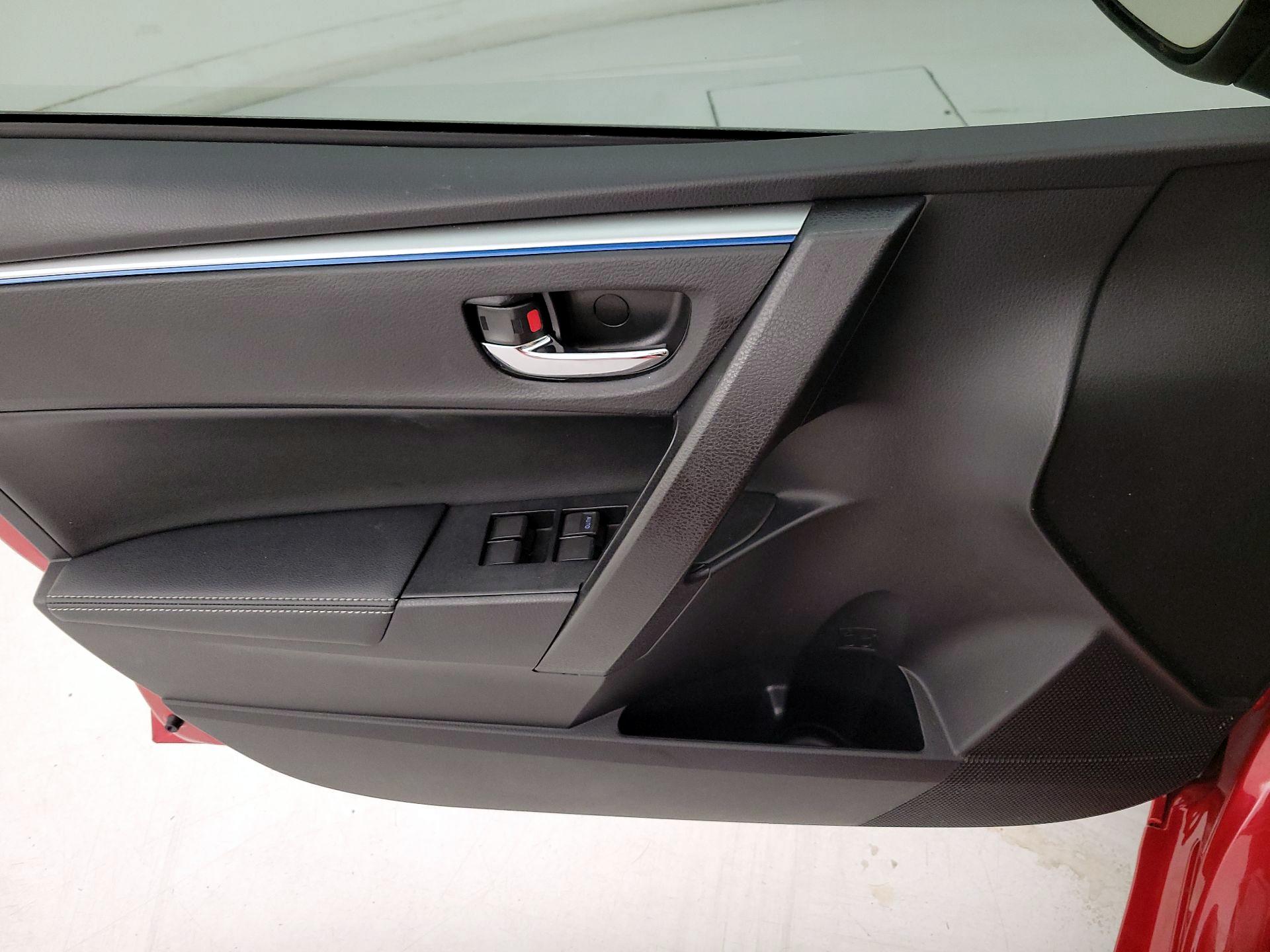 Thumbnail: 2016 Toyota Corolla - 12