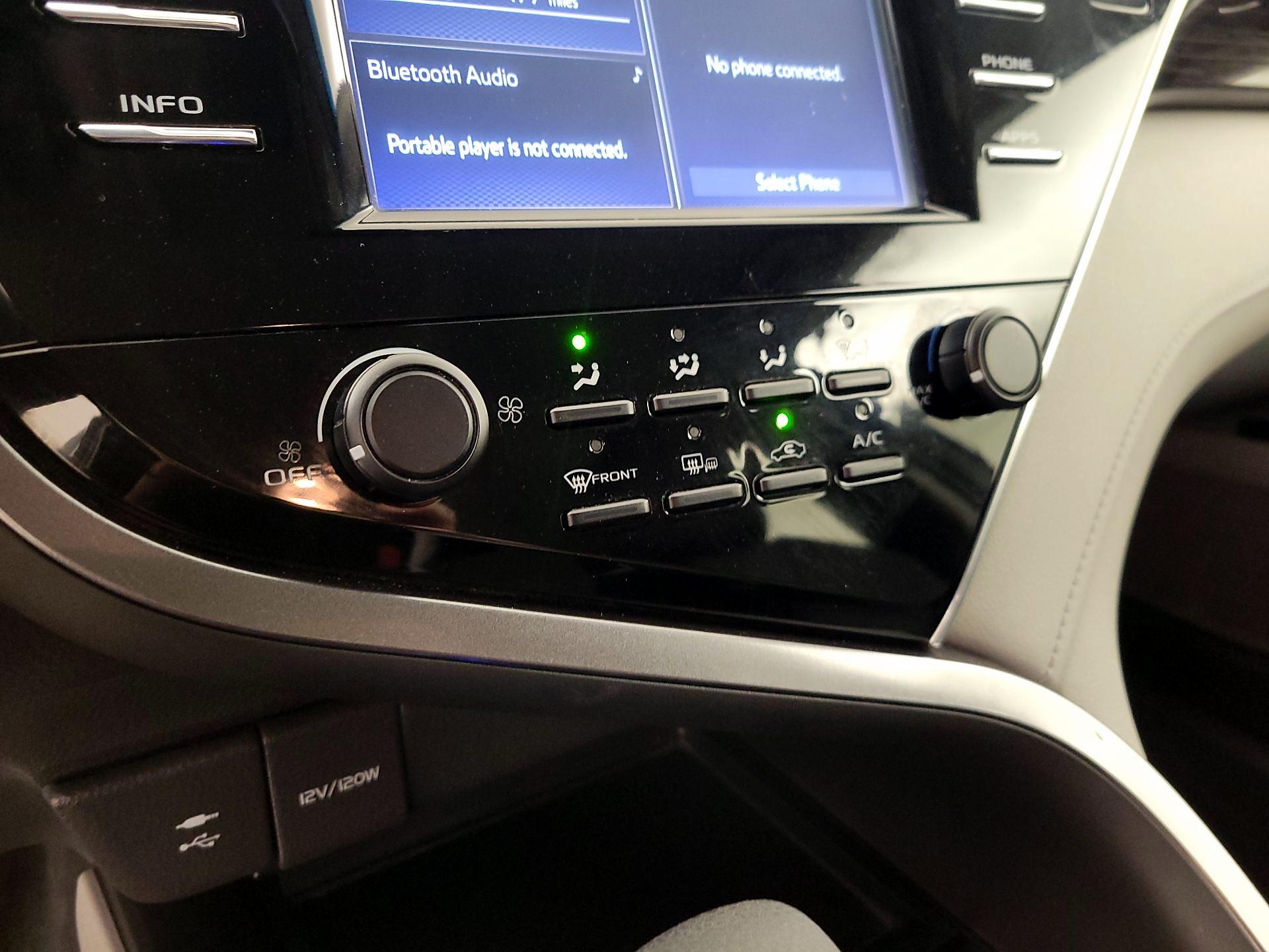 Thumbnail: 2018 Toyota Camry - 14