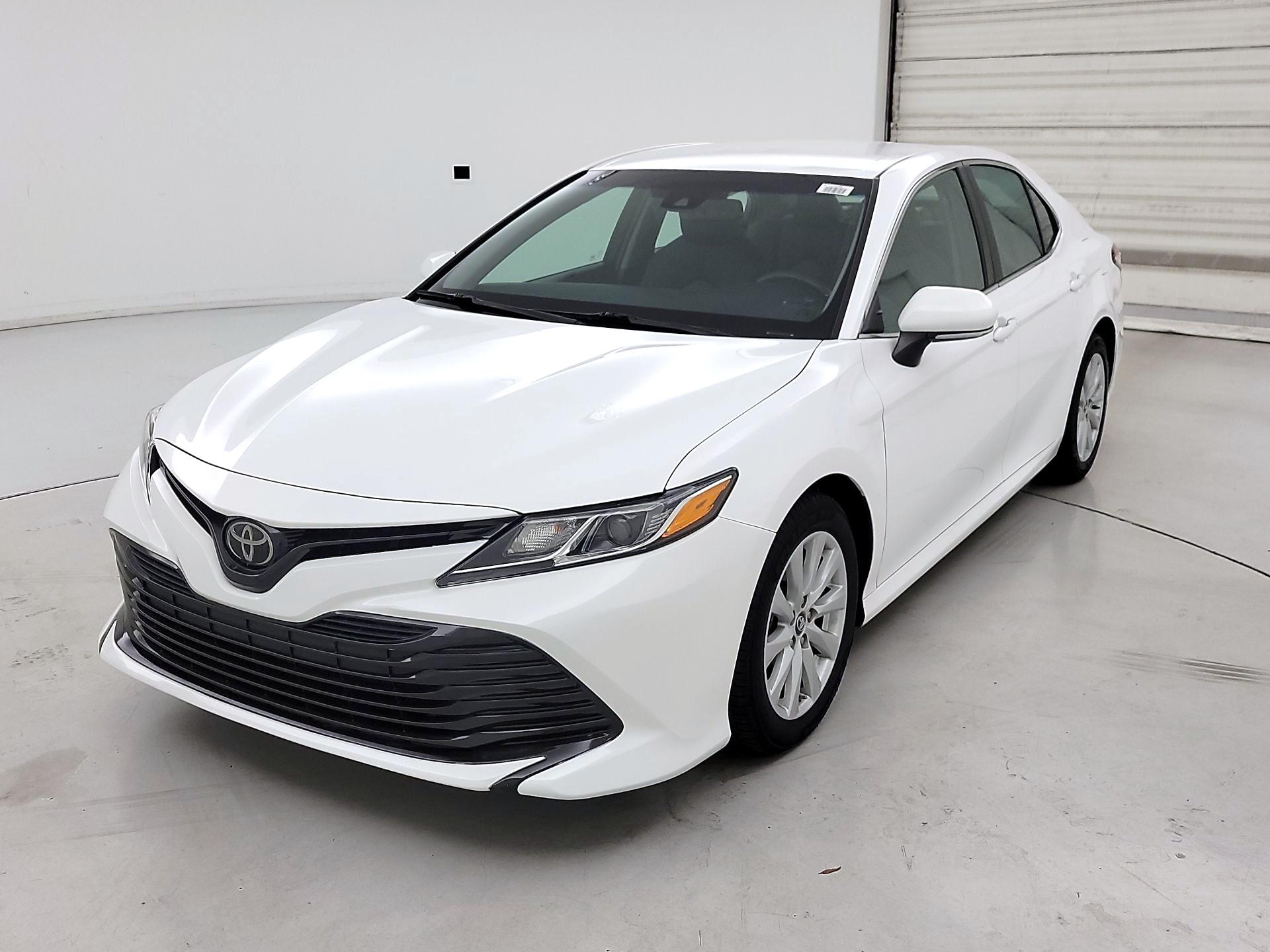 Thumbnail: 2018 Toyota Camry - 3