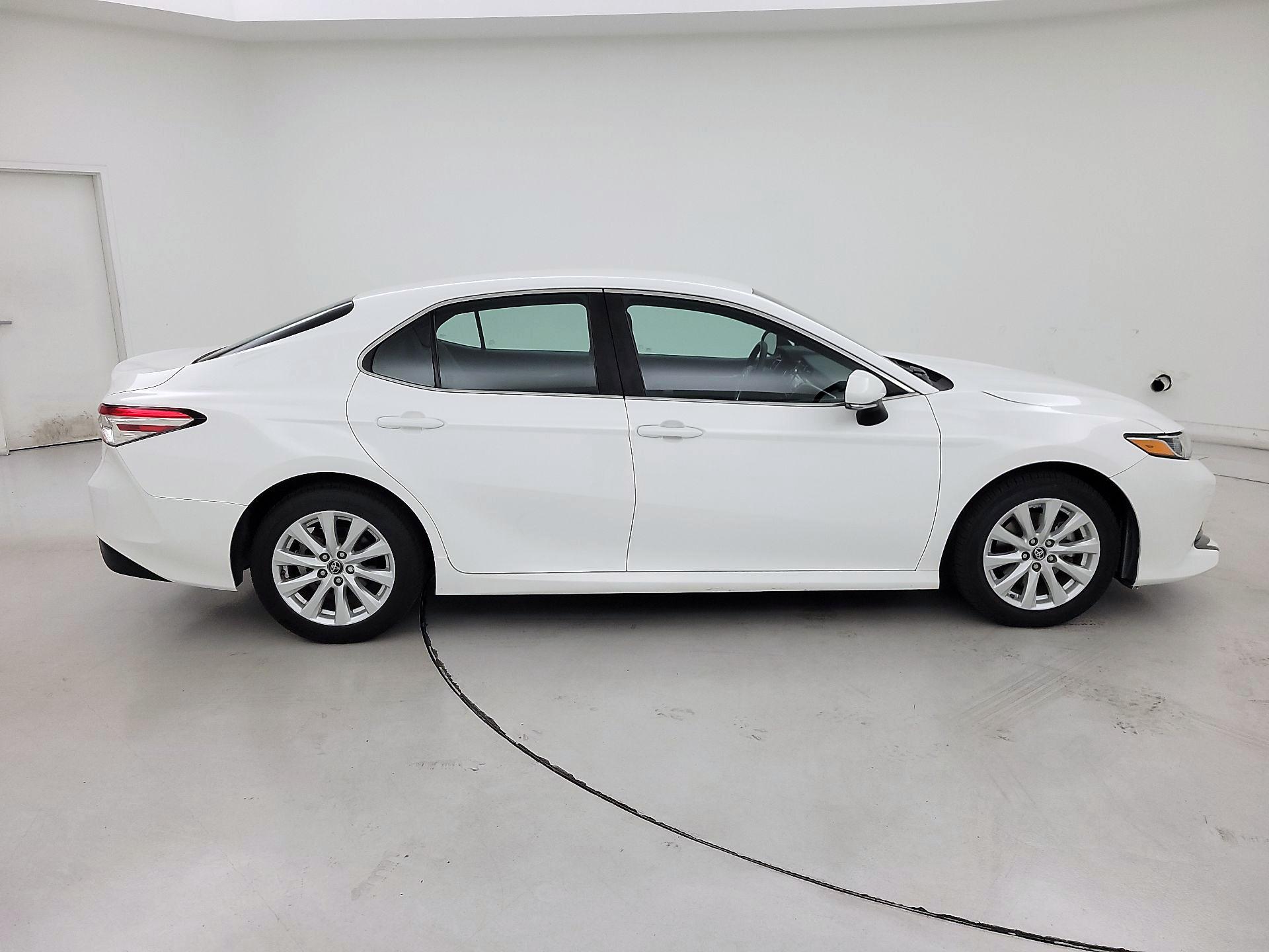 Thumbnail: 2018 Toyota Camry - 4