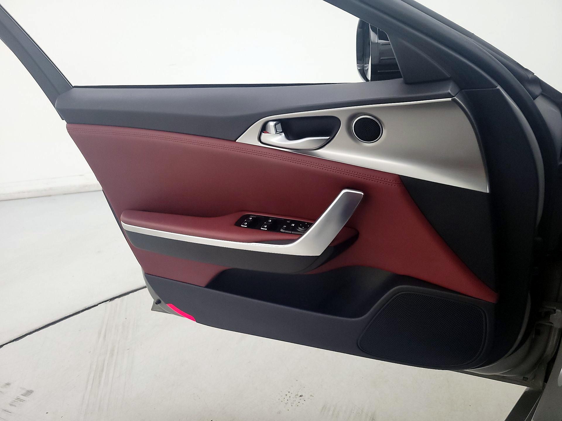 Thumbnail: 2022 Kia Stinger - 12